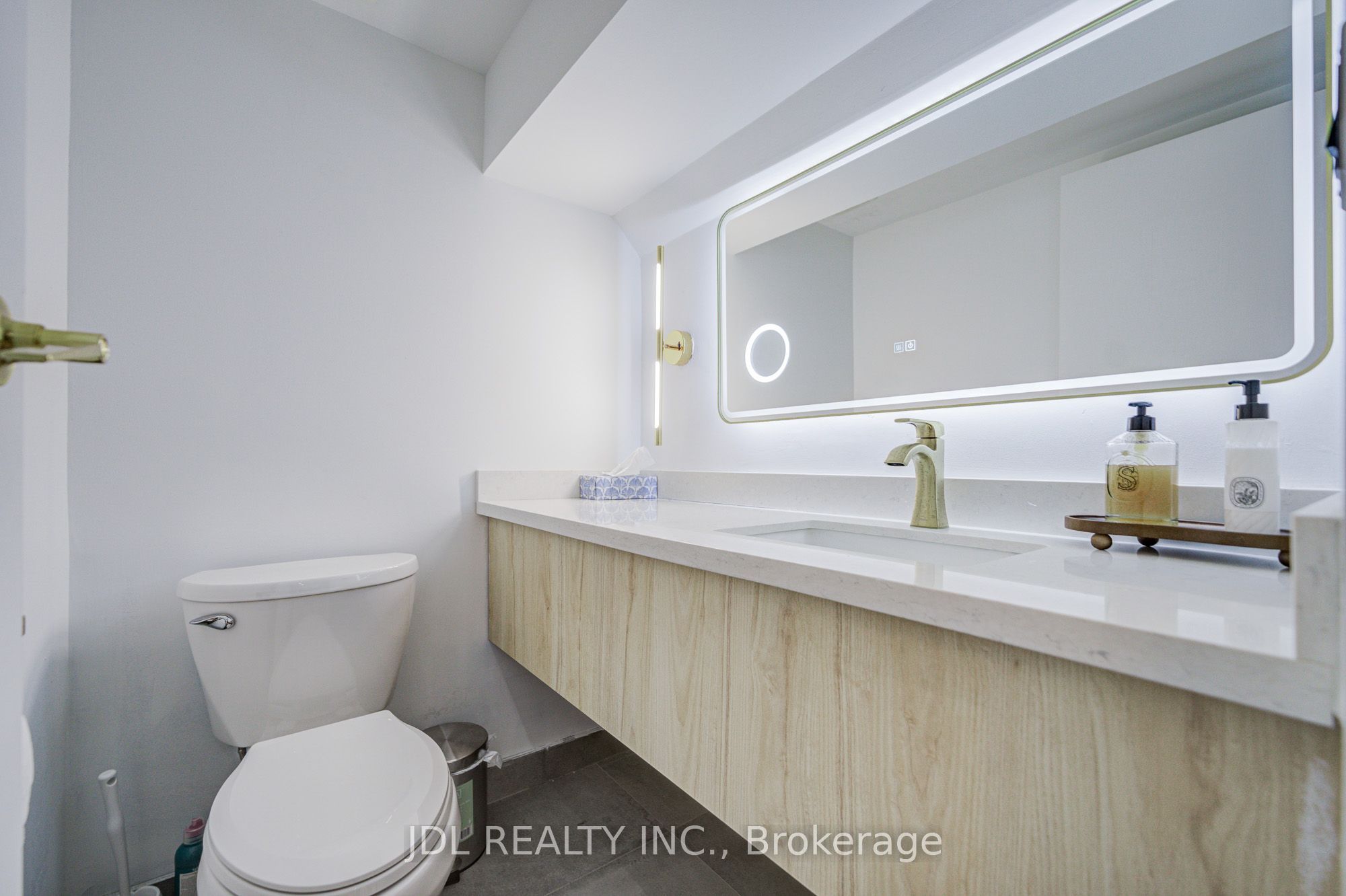 301 Davenport Road Property Photo 22