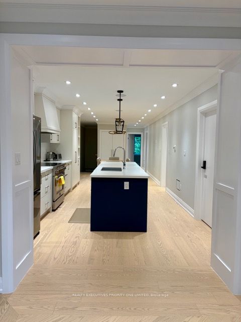 10 Lascelles Boulevard 2nd Floor Property Photo 11