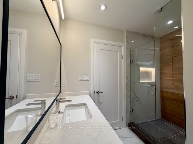 10 Lascelles Boulevard 2nd Floor Property Photo 16