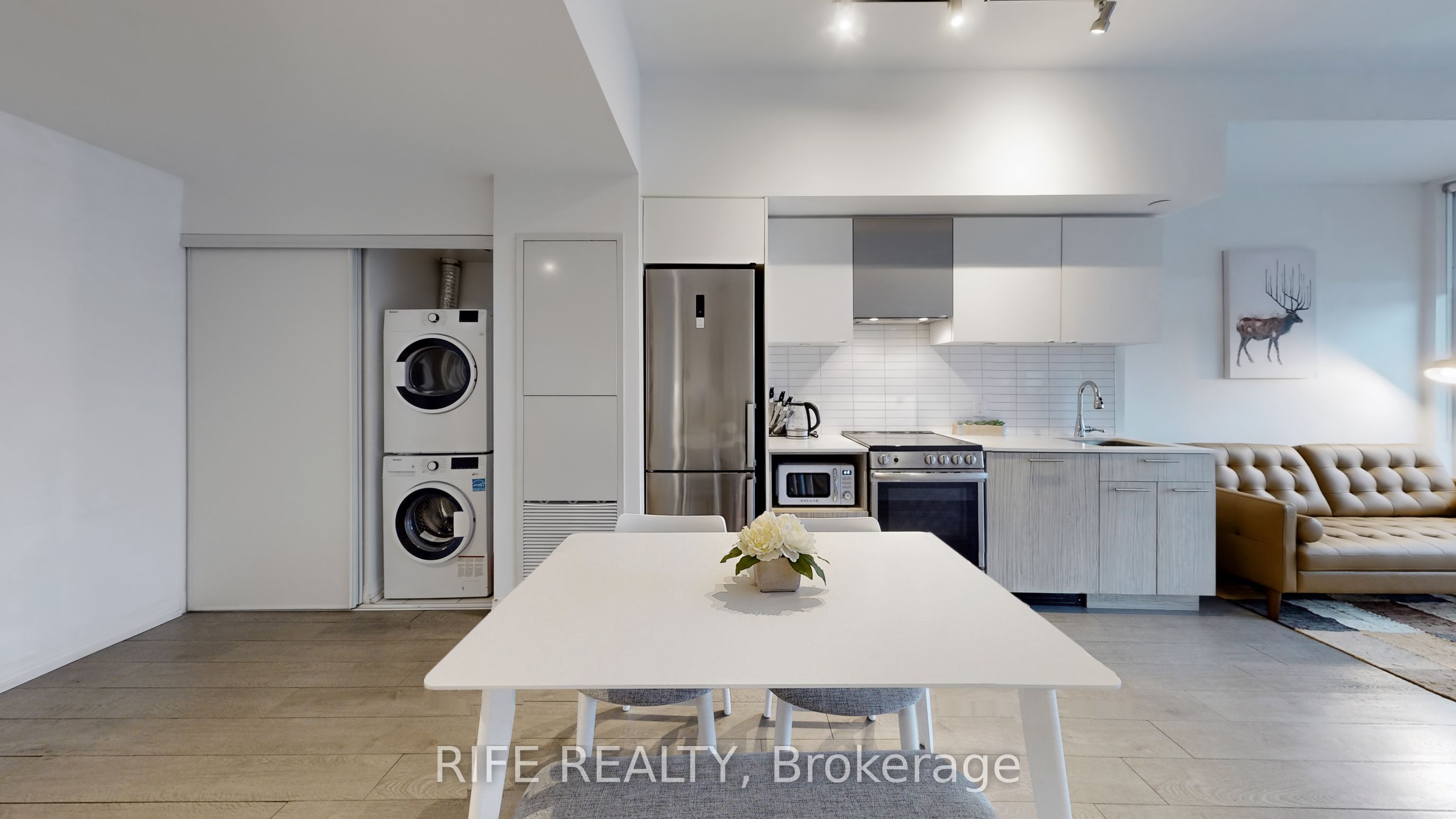 251 Jarvis Street 830 Property Photo 10