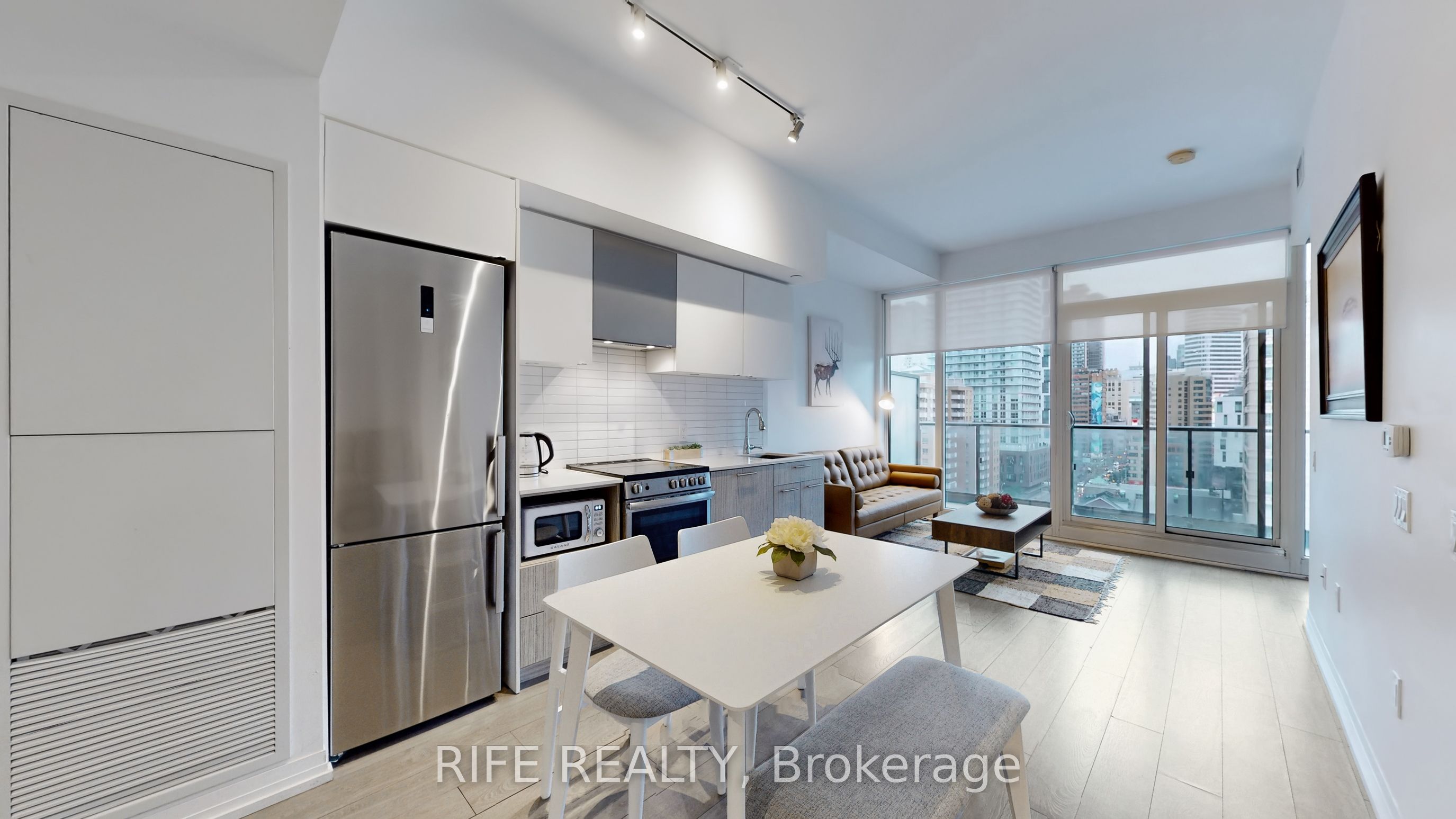 251 Jarvis Street 830 Property Photo 11