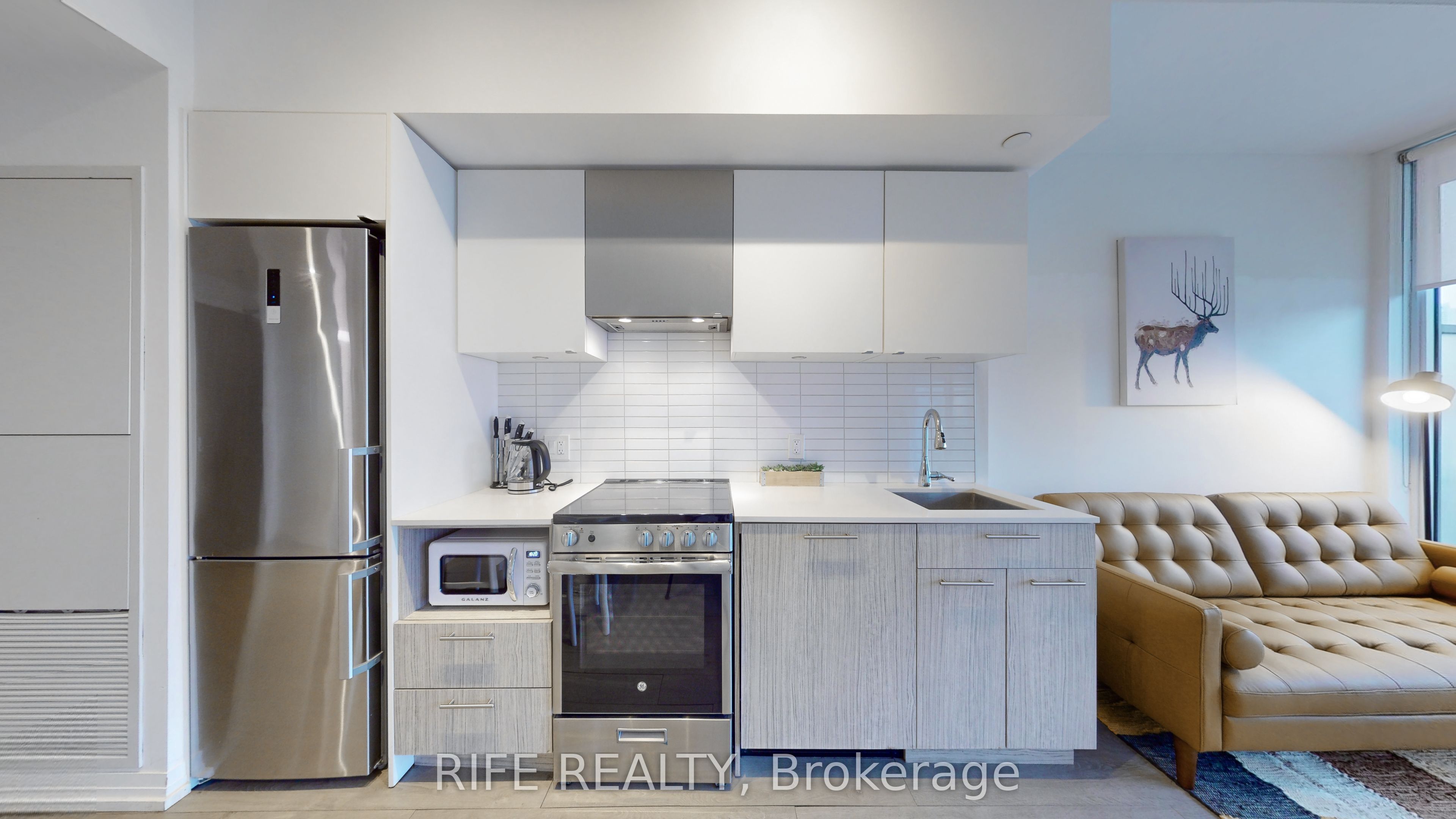 251 Jarvis Street 830 Property Photo 13