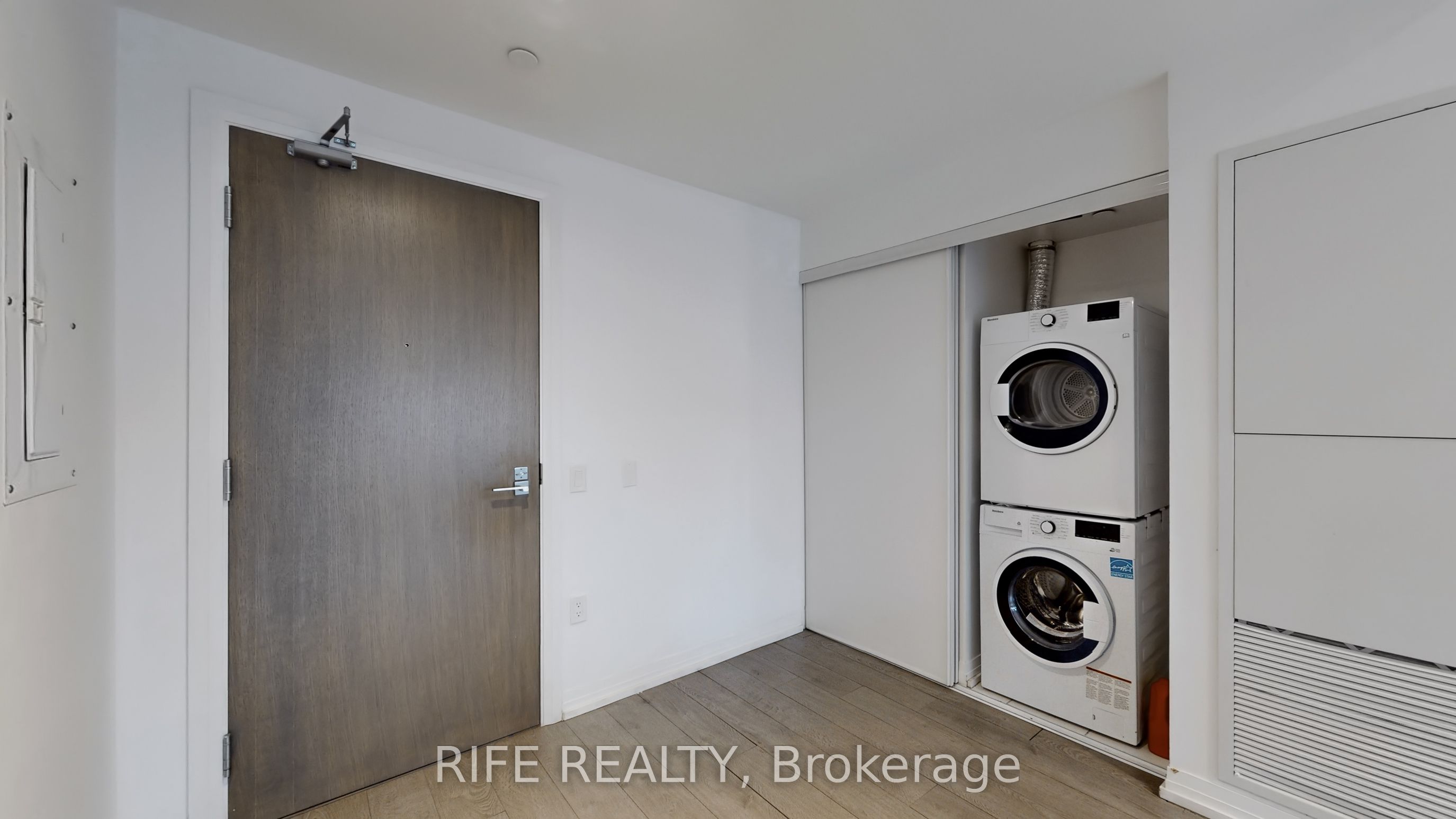 251 Jarvis Street 830 Property Photo 22