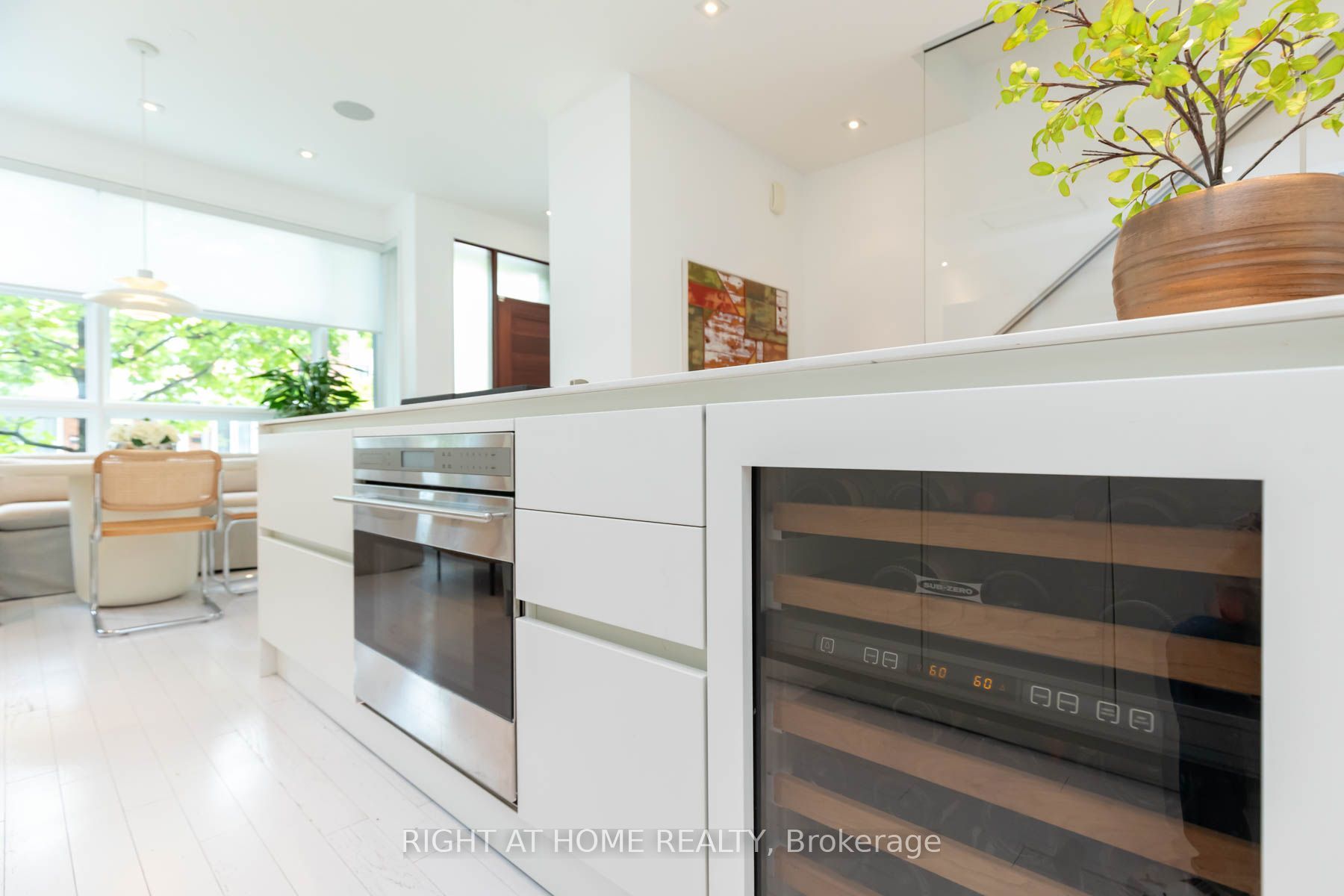 248 Manning Avenue Property Photo 9