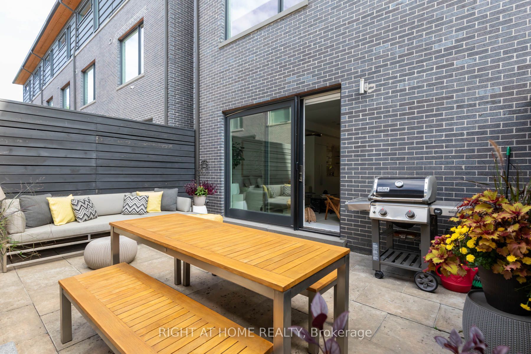 248 Manning Avenue Property Photo 48