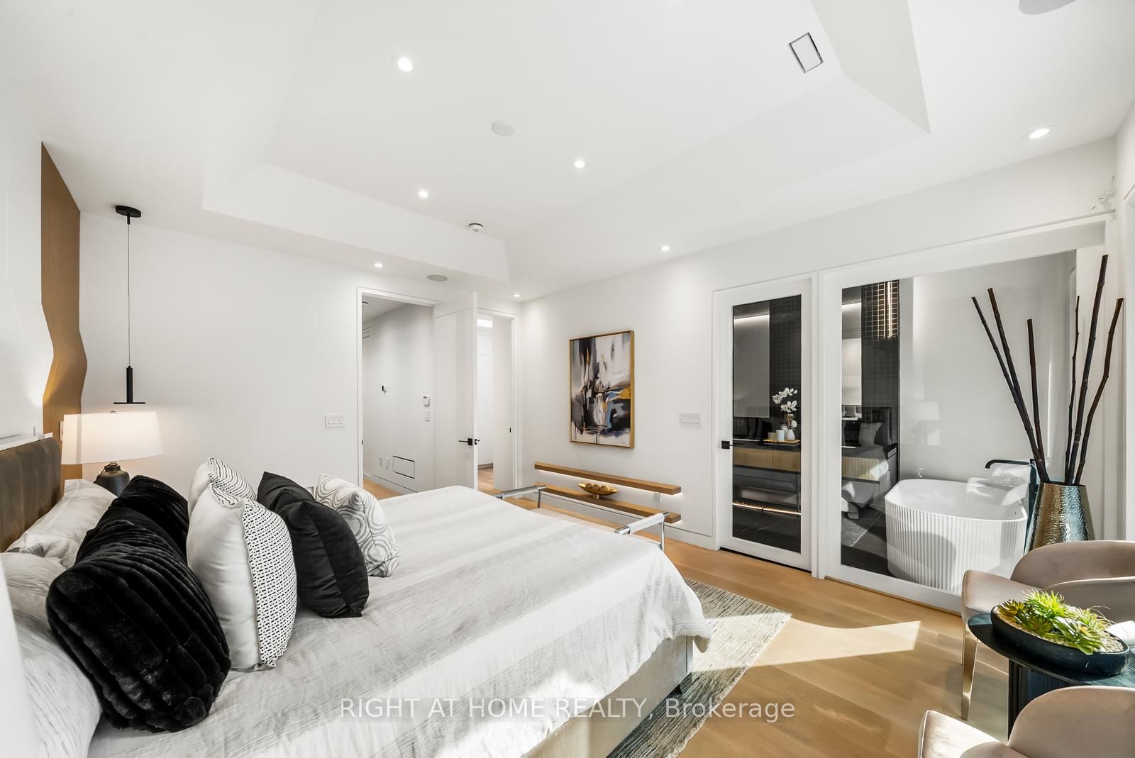 74b Rathnelly Avenue Property Photo 24