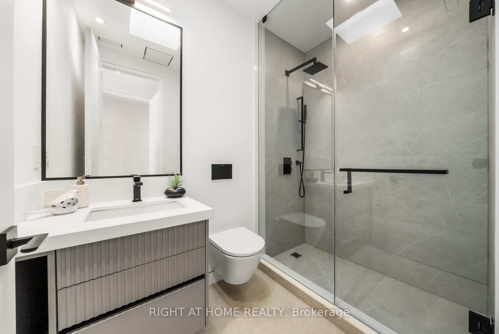 74b Rathnelly Avenue Property Photo 36