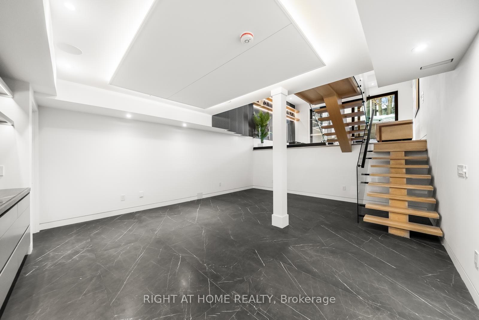 74b Rathnelly Avenue Property Photo 41