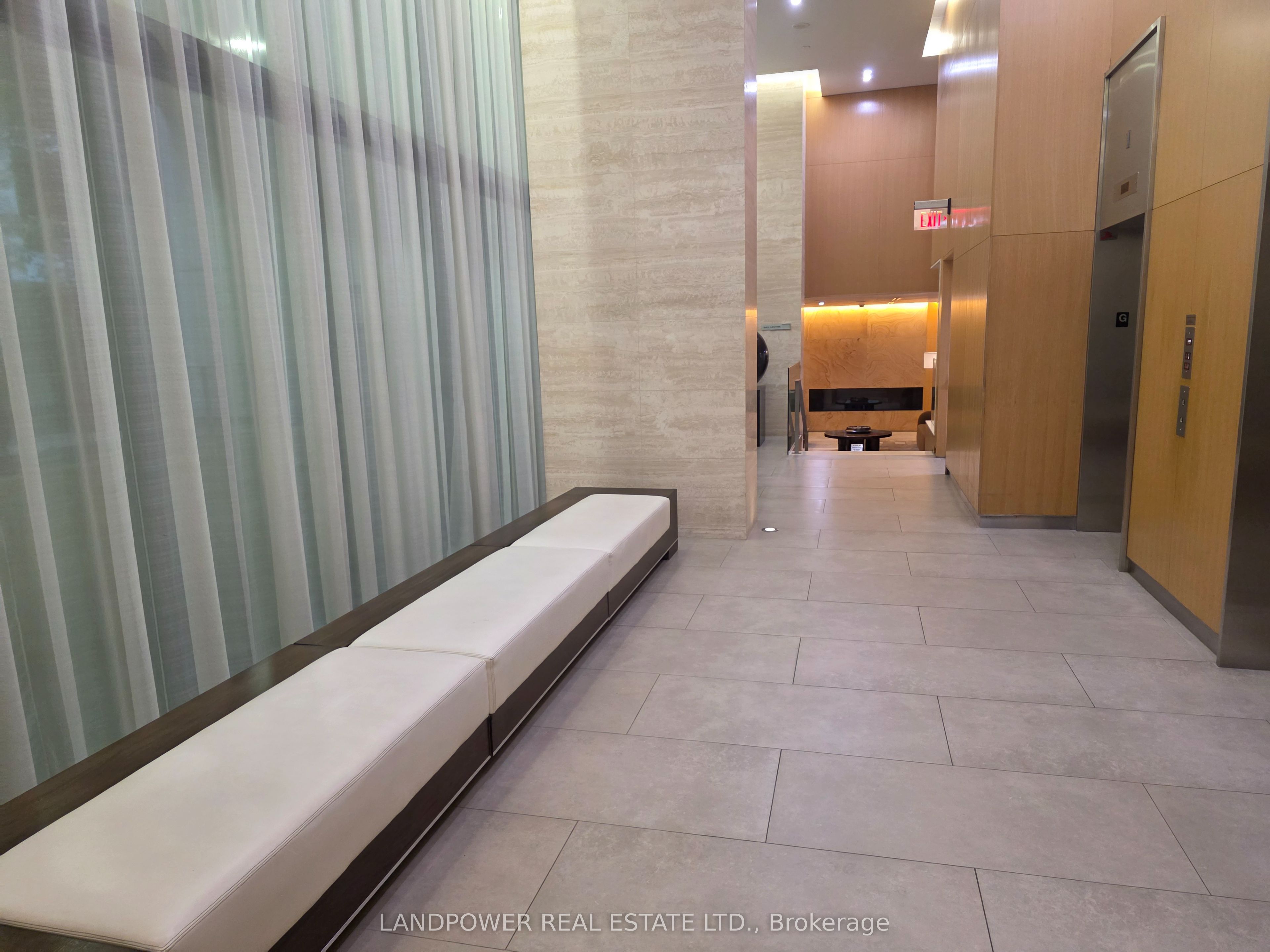 25 Broadway Avenue 906 Property Photo 6