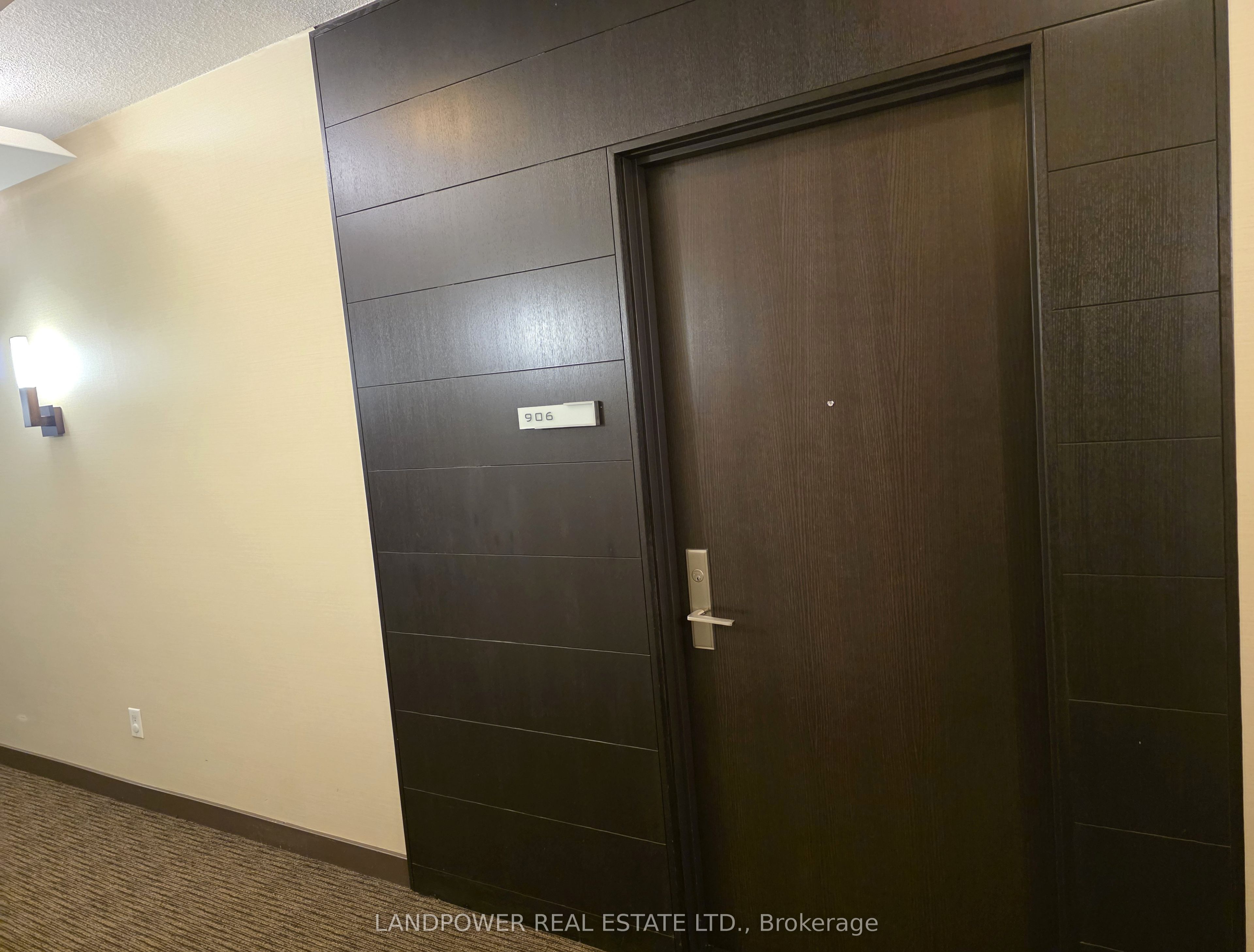 25 Broadway Avenue 906 Property Photo 10