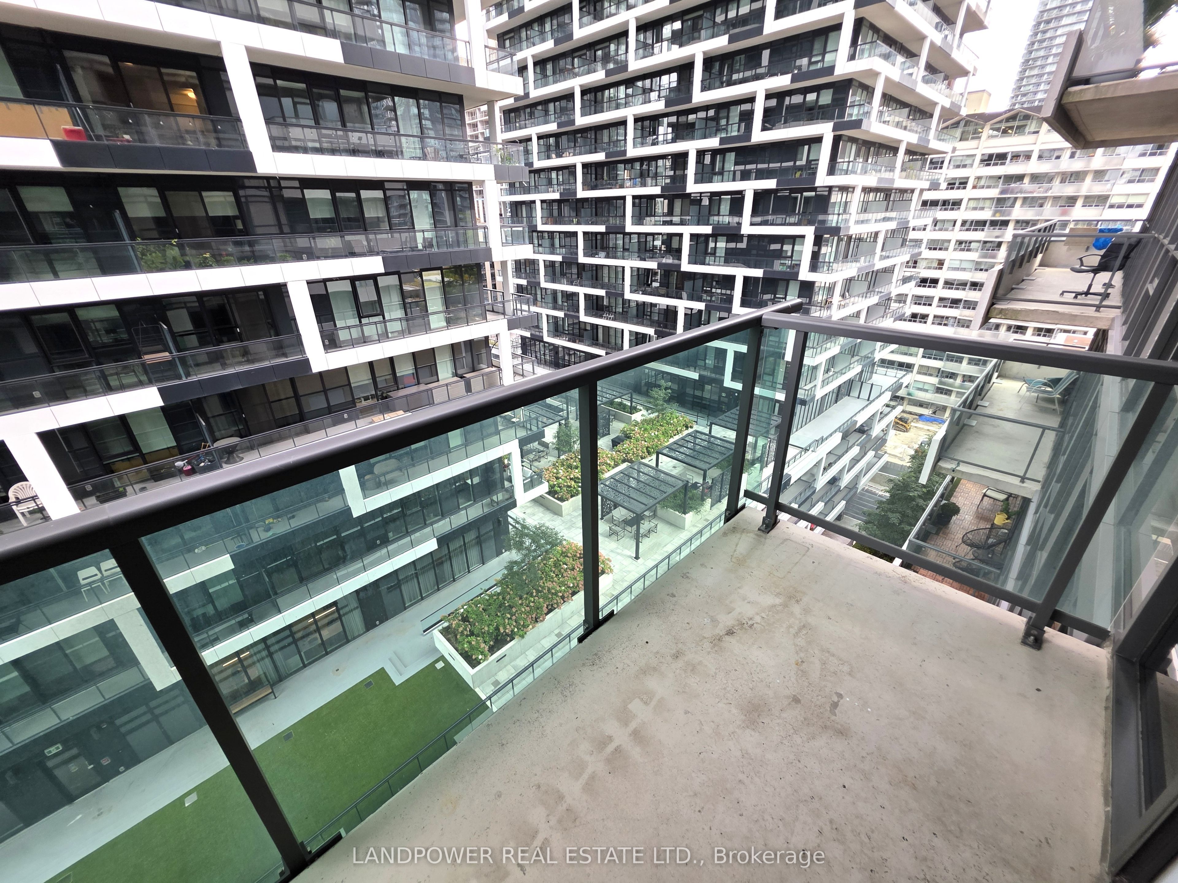 25 Broadway Avenue 906 Property Photo 26