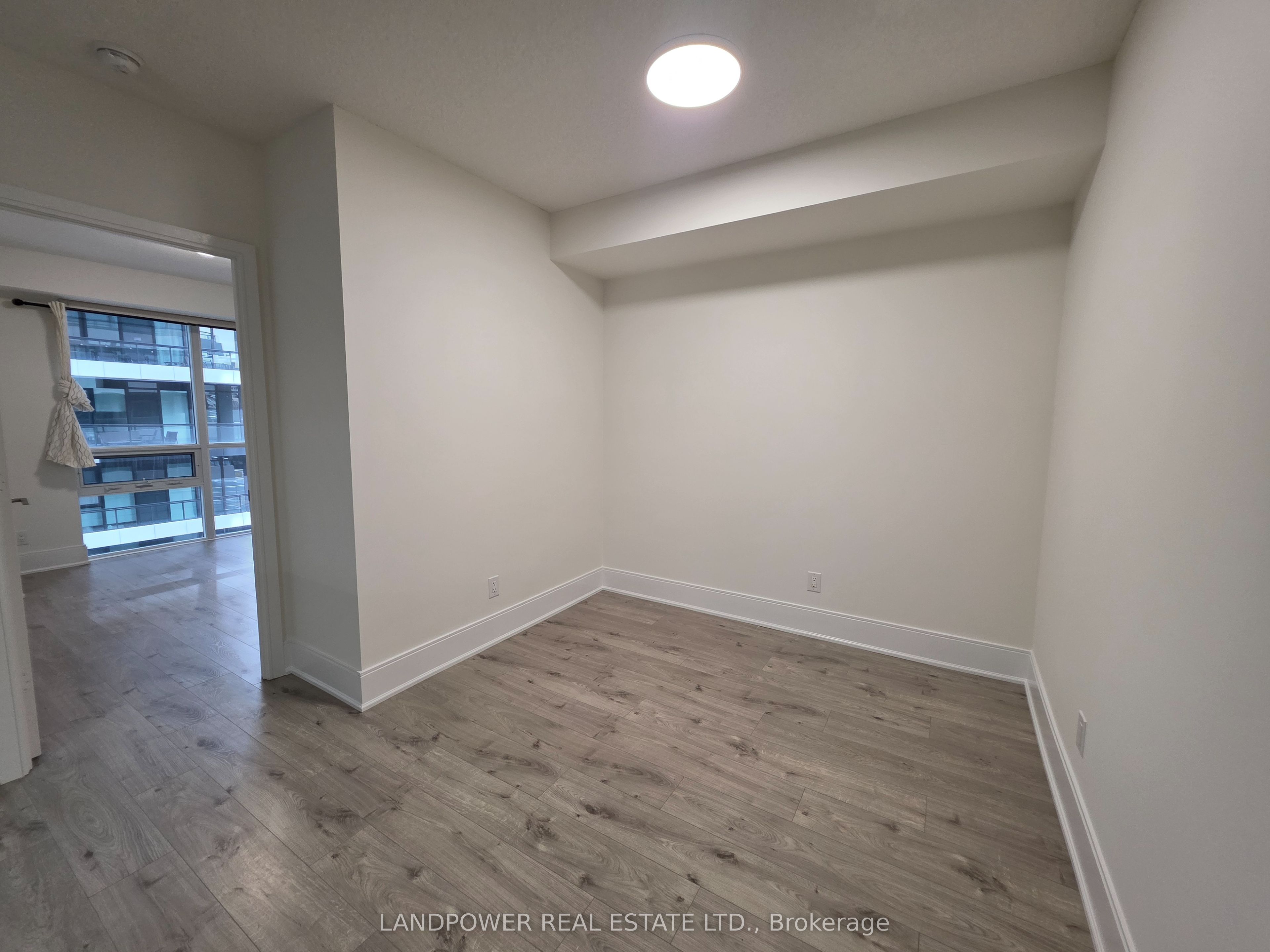 25 Broadway Avenue 906 Property Photo 28