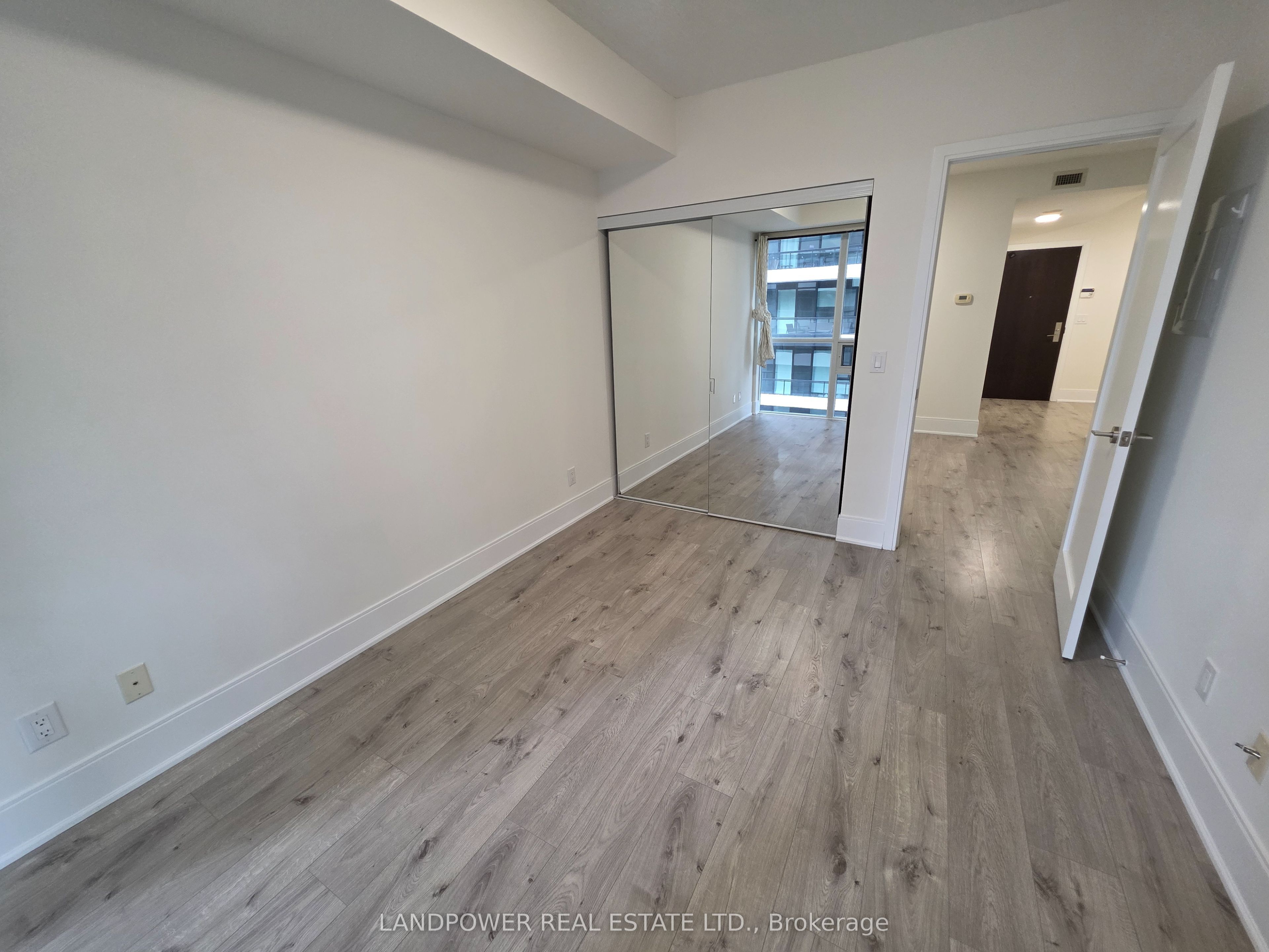 25 Broadway Avenue 906 Property Photo 30
