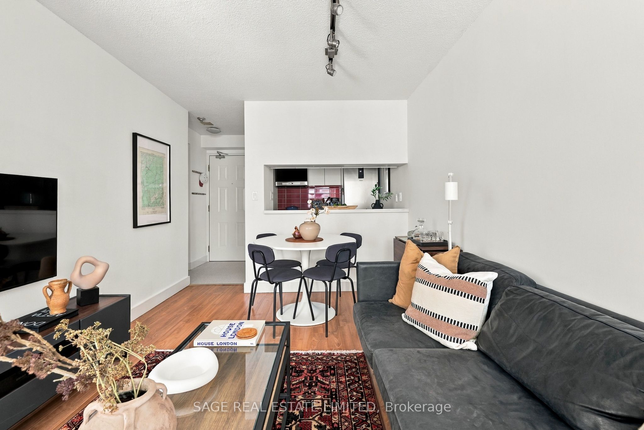 222 The Esplanade 313 Property Photo 1