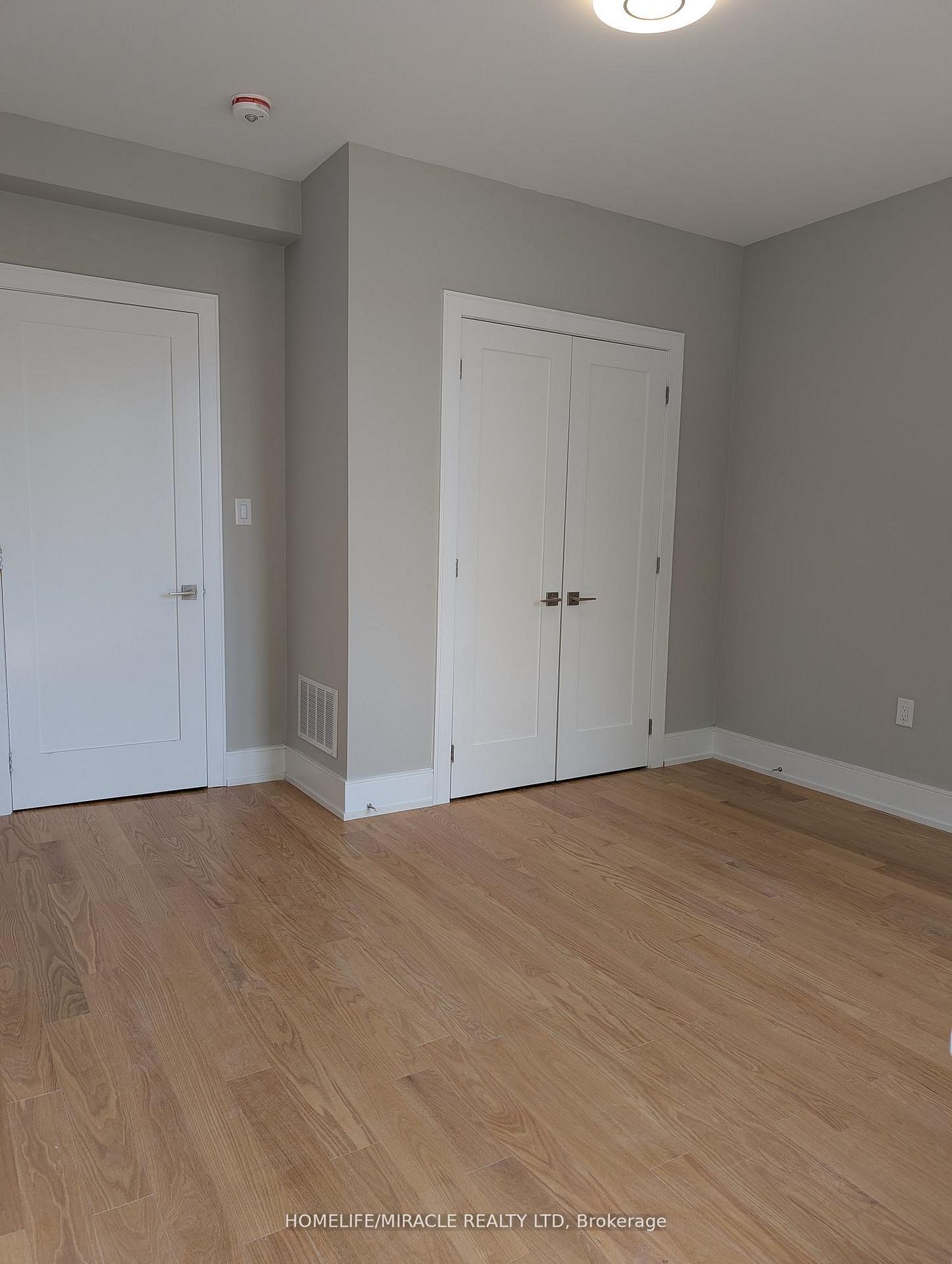 2099 Dufferin Street Property Photo 7