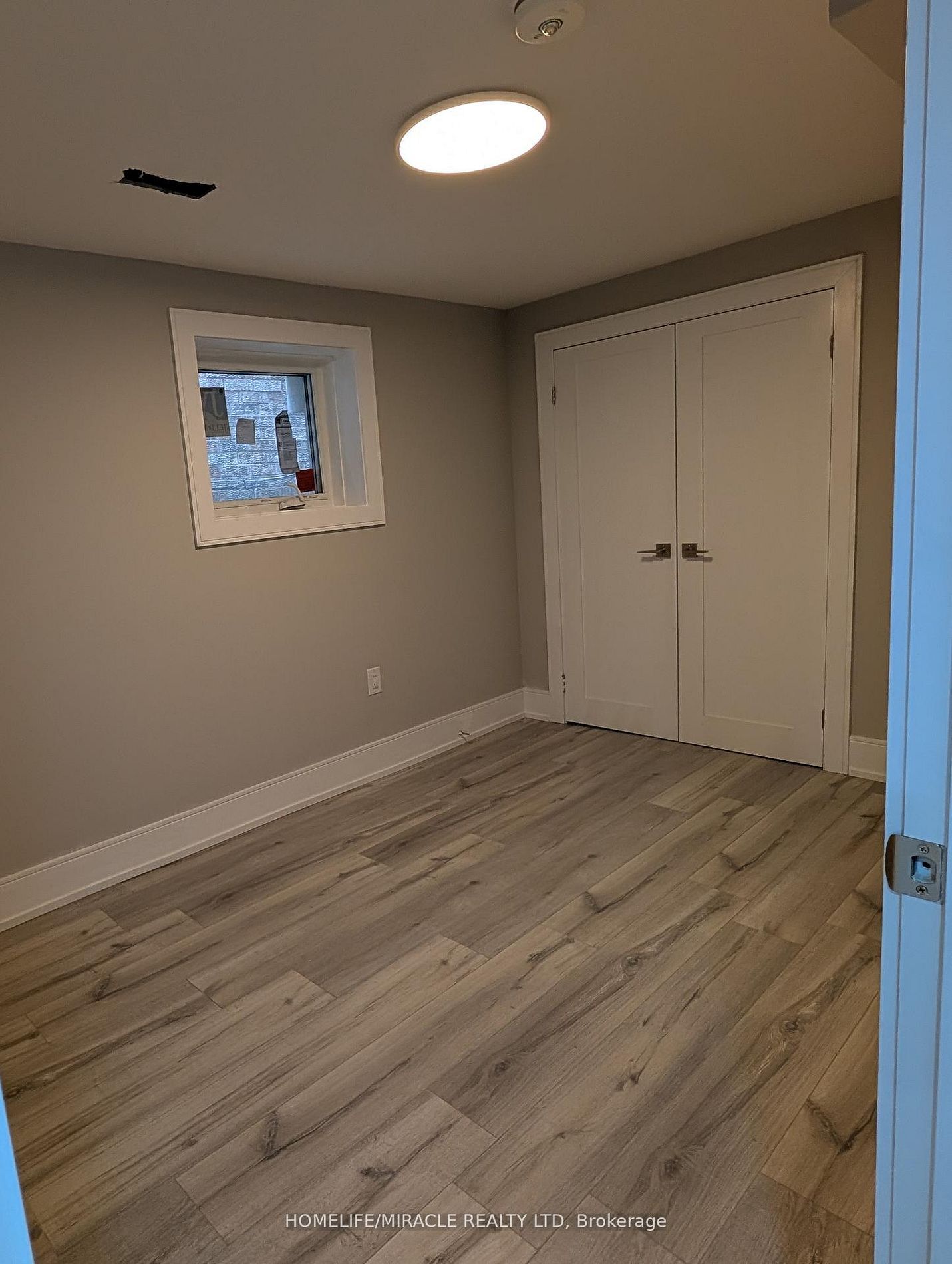 2099 Dufferin Street Property Photo 10