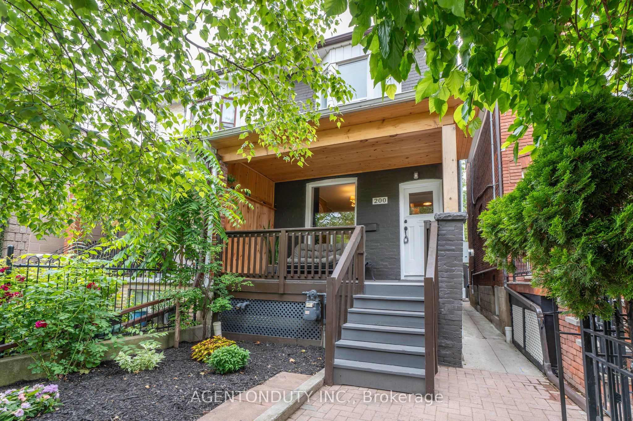 200 St Helen's Avenue Property Photo 1