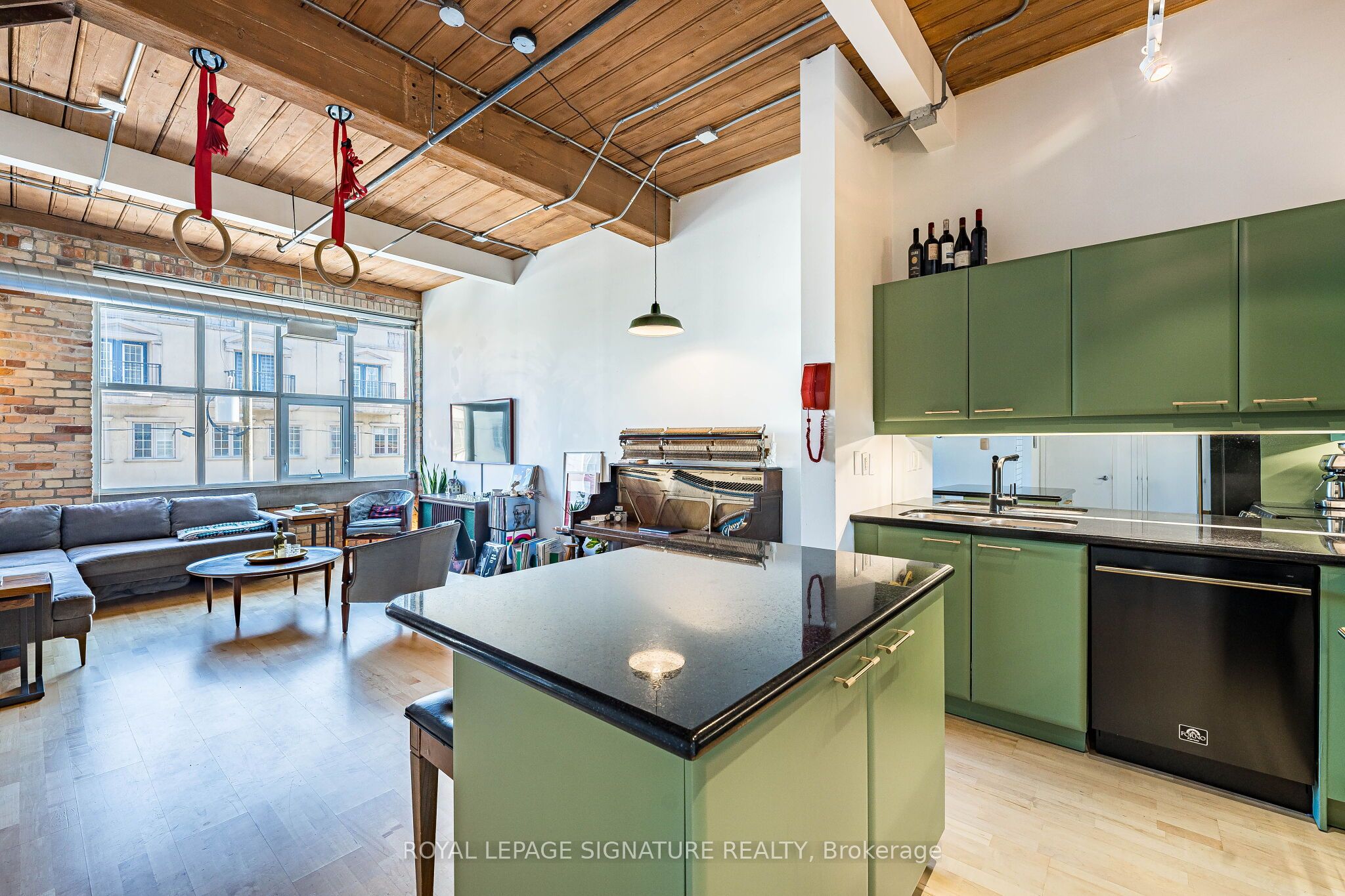 955 Queen Street W 316 Property Photo 5