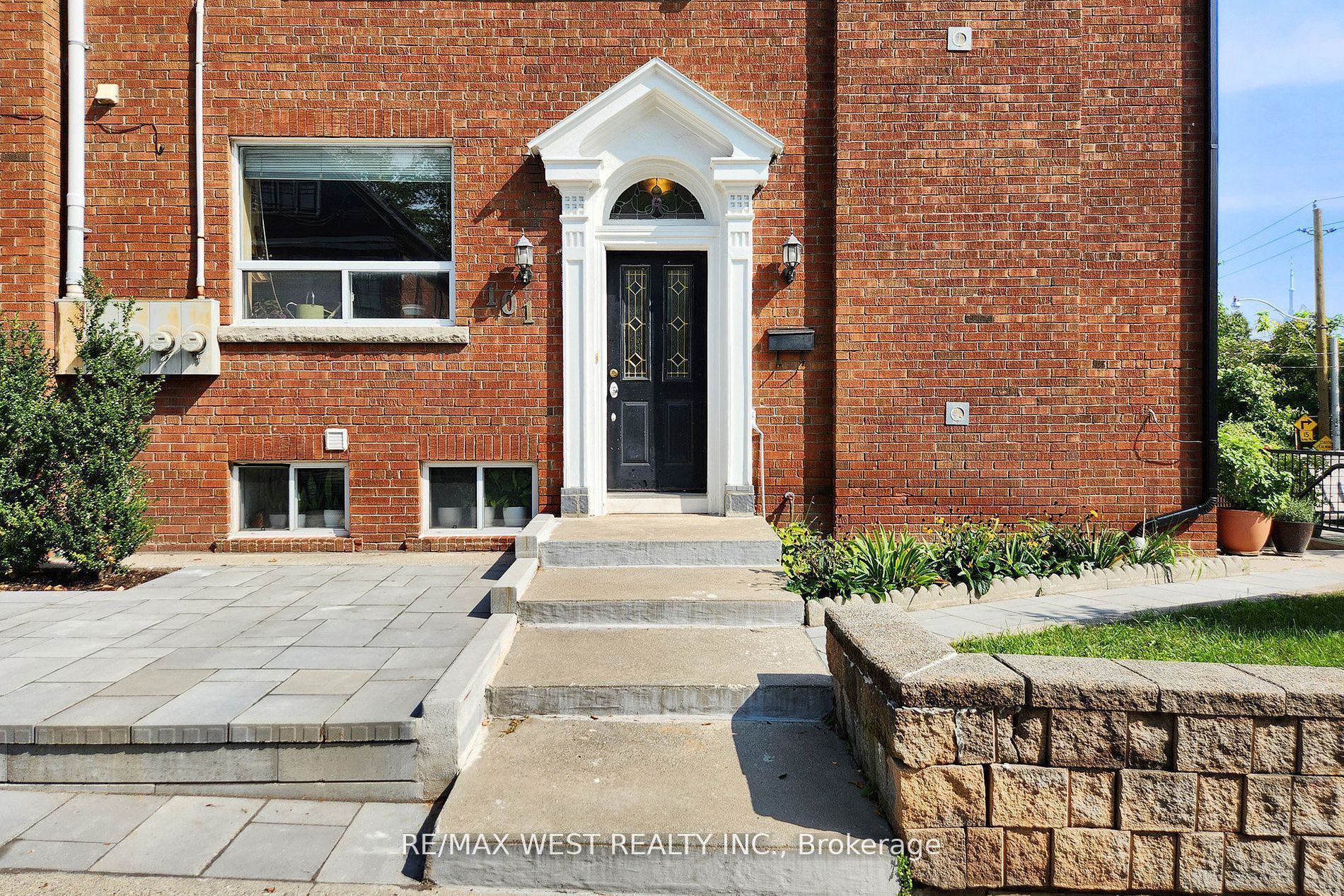 52 Heydon Park Road Property Photo 3