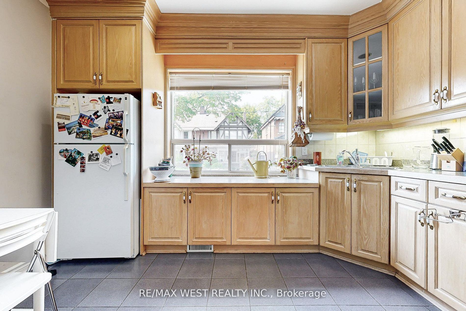 52 Heydon Park Road Property Photo 8