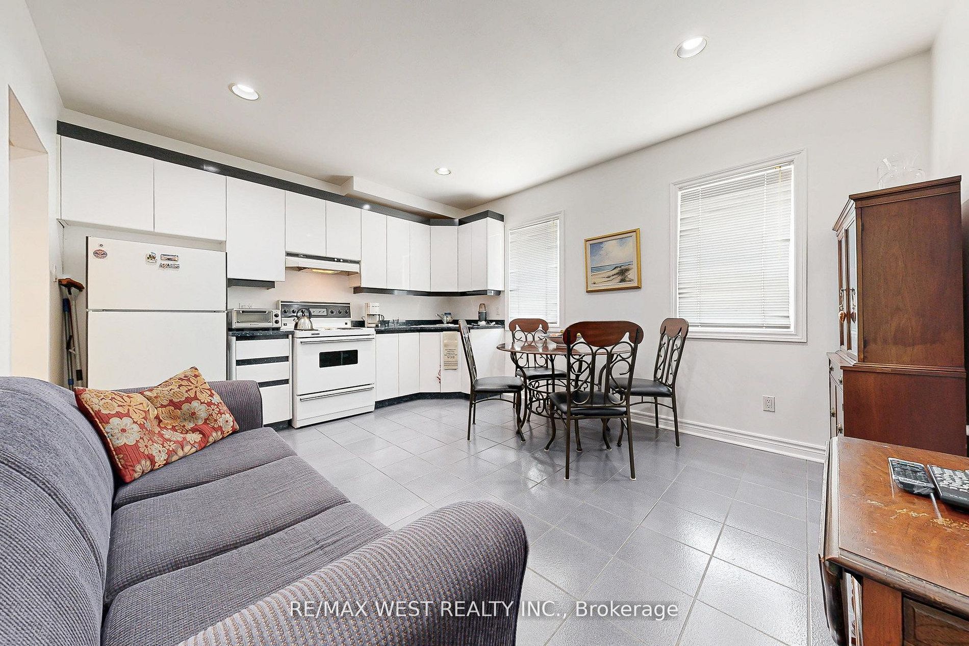 52 Heydon Park Road Property Photo 13