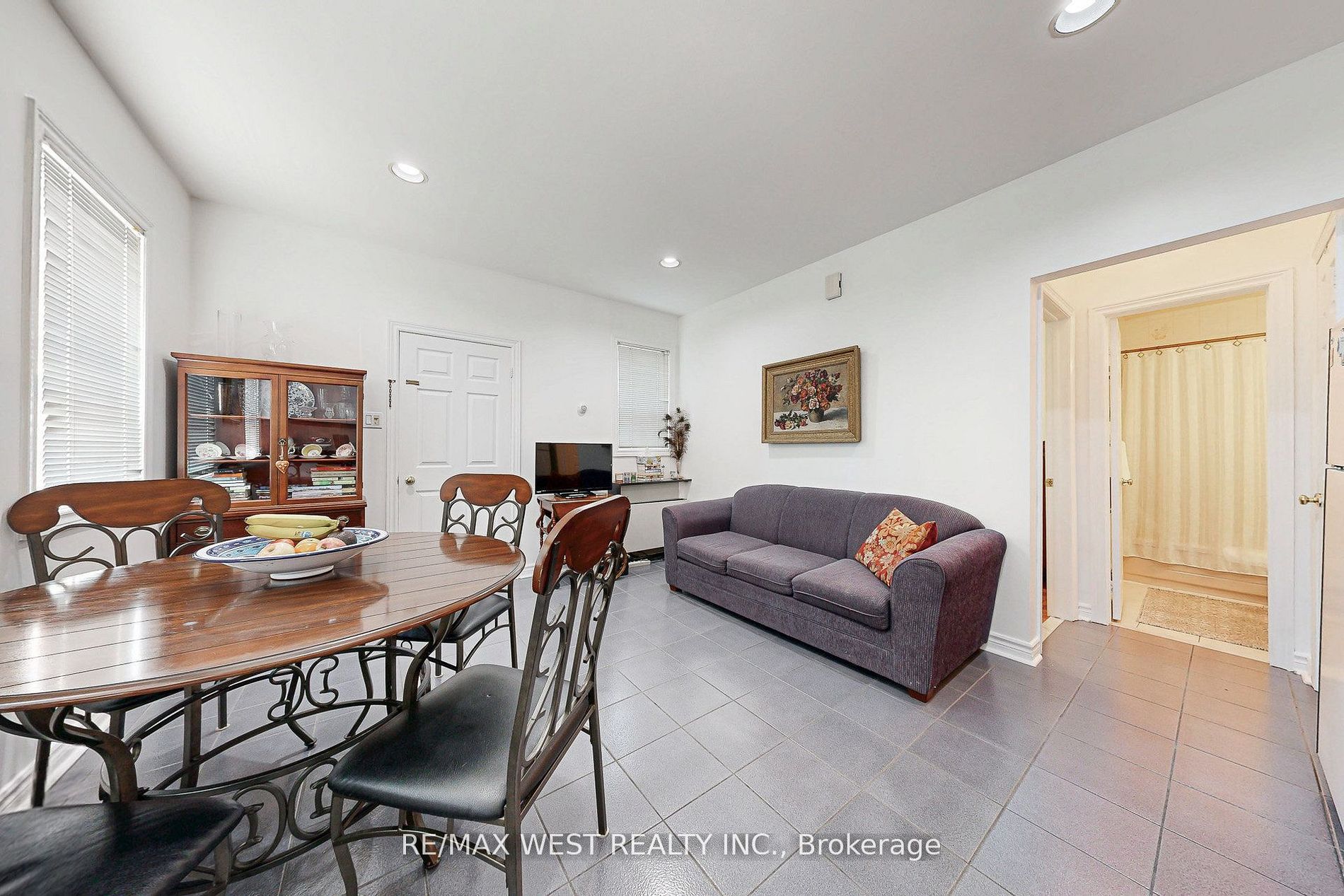 52 Heydon Park Road Property Photo 14