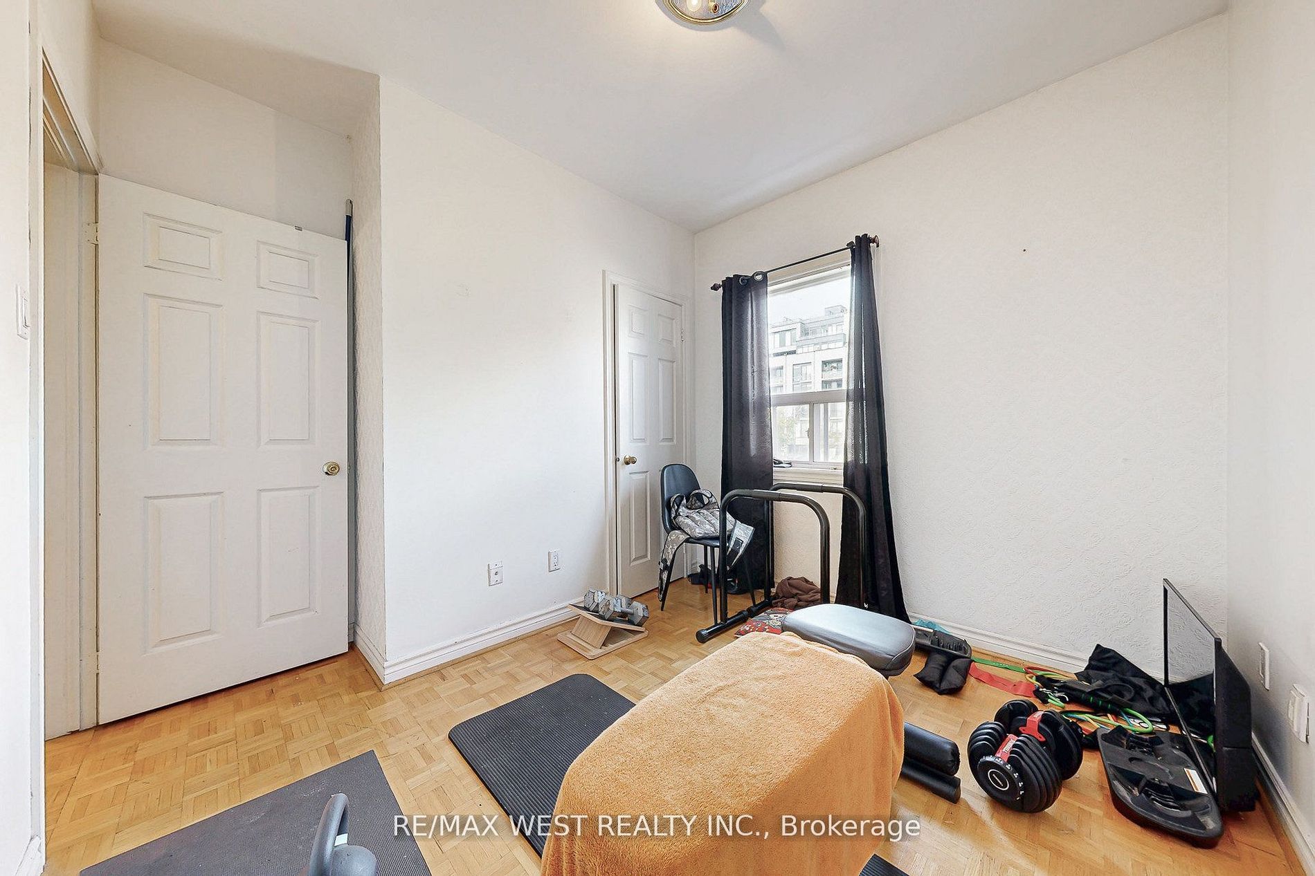 52 Heydon Park Road Property Photo 25