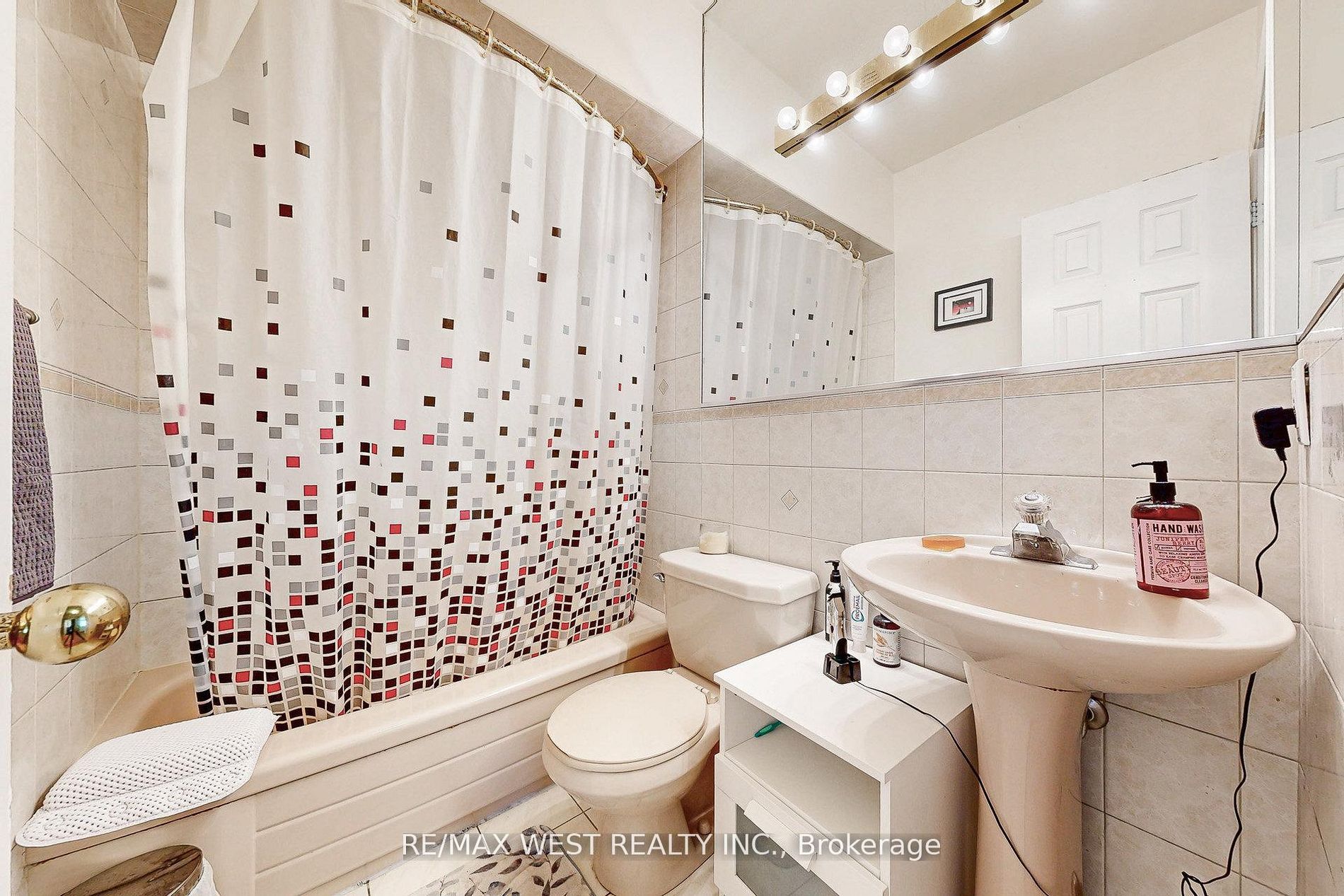 52 Heydon Park Road Property Photo 27