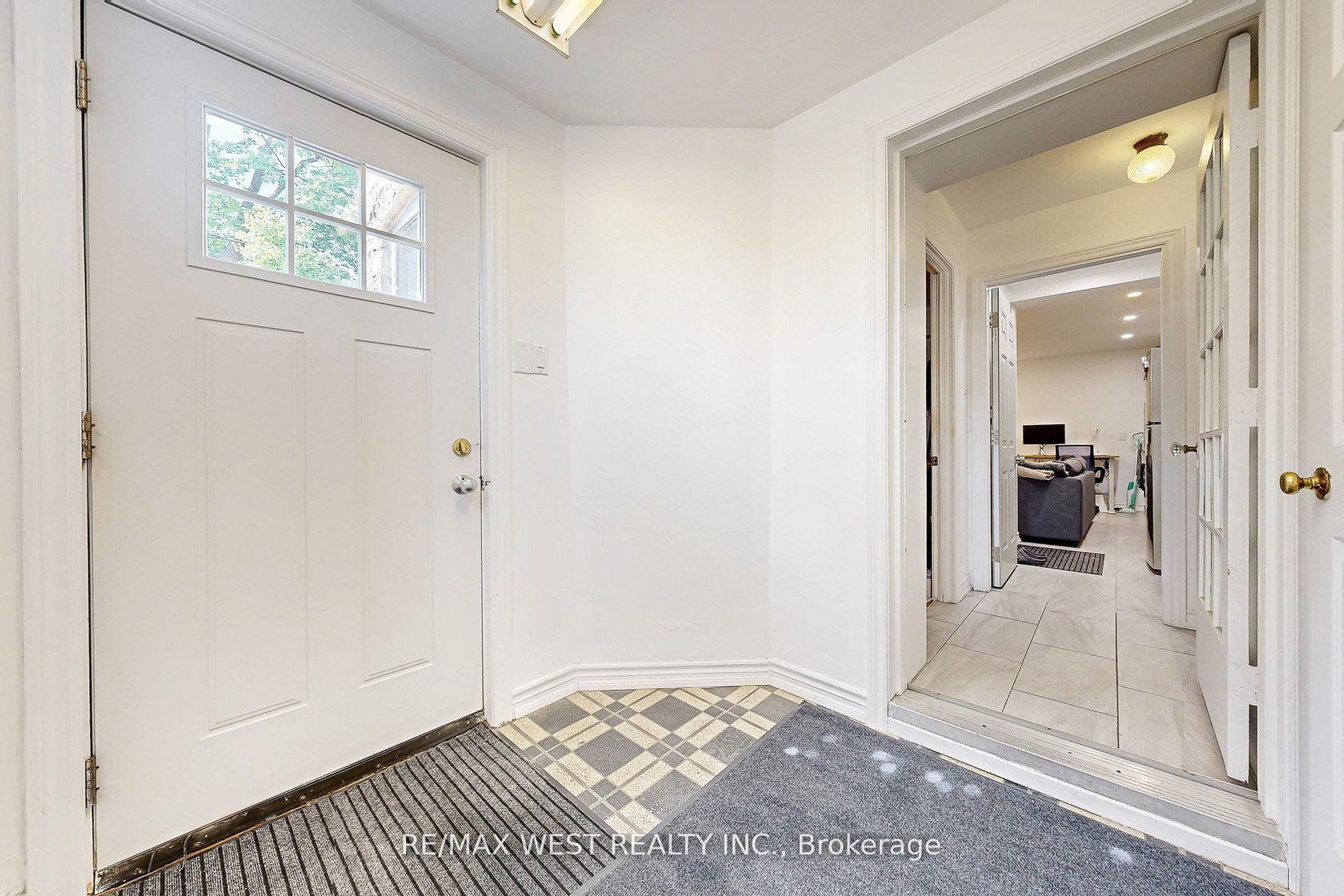52 Heydon Park Road Property Photo 30