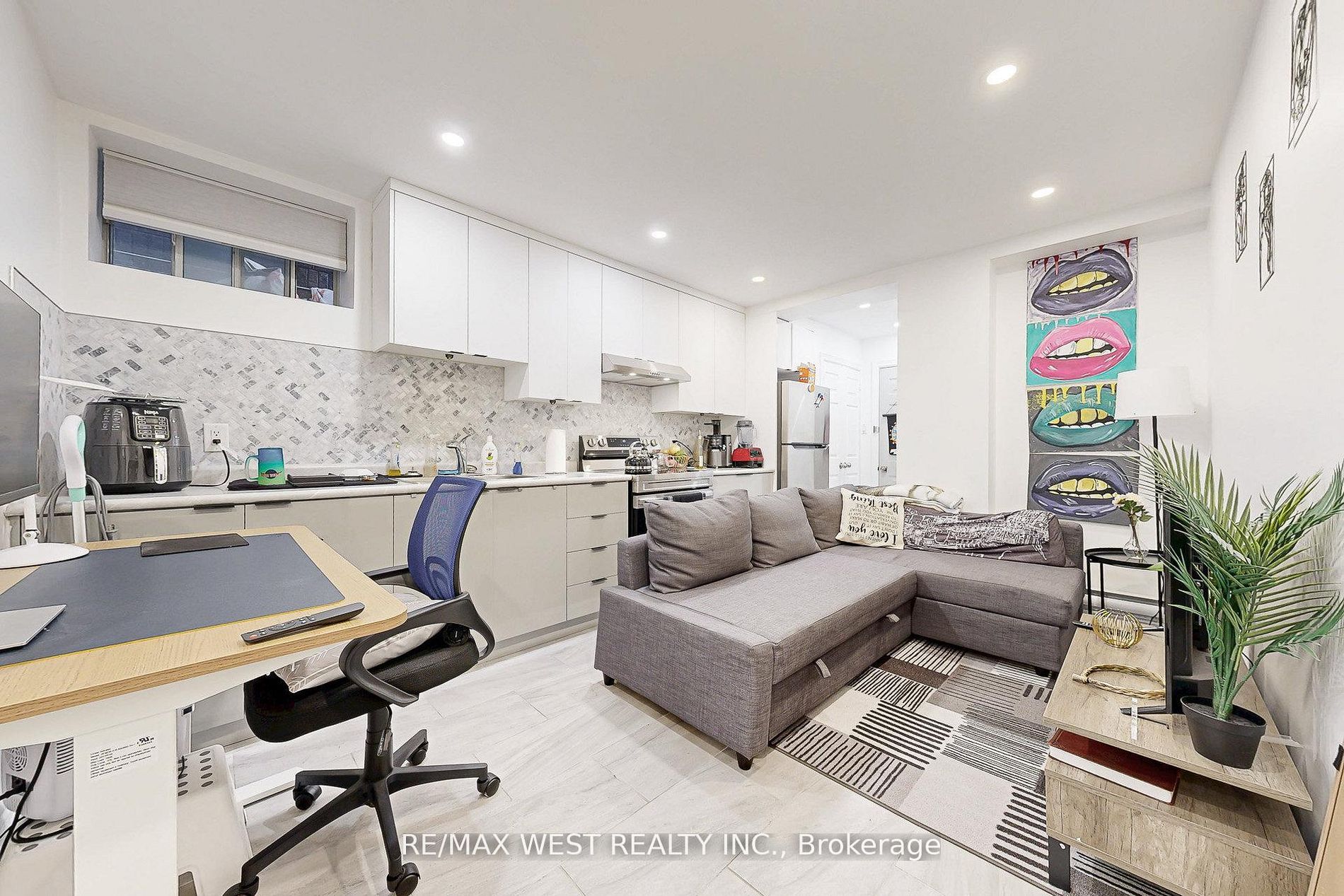 52 Heydon Park Road Property Photo 39