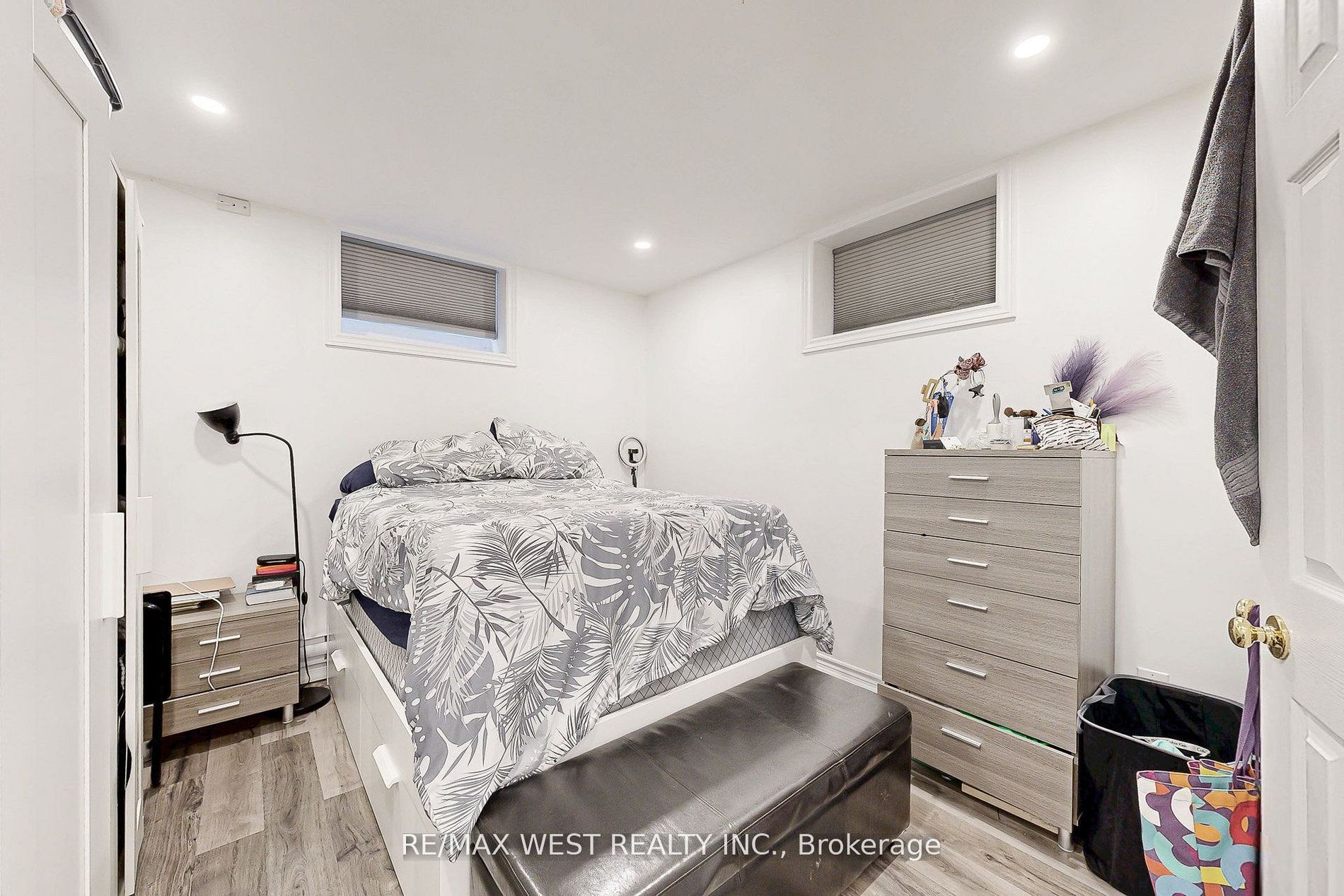 52 Heydon Park Road Property Photo 43