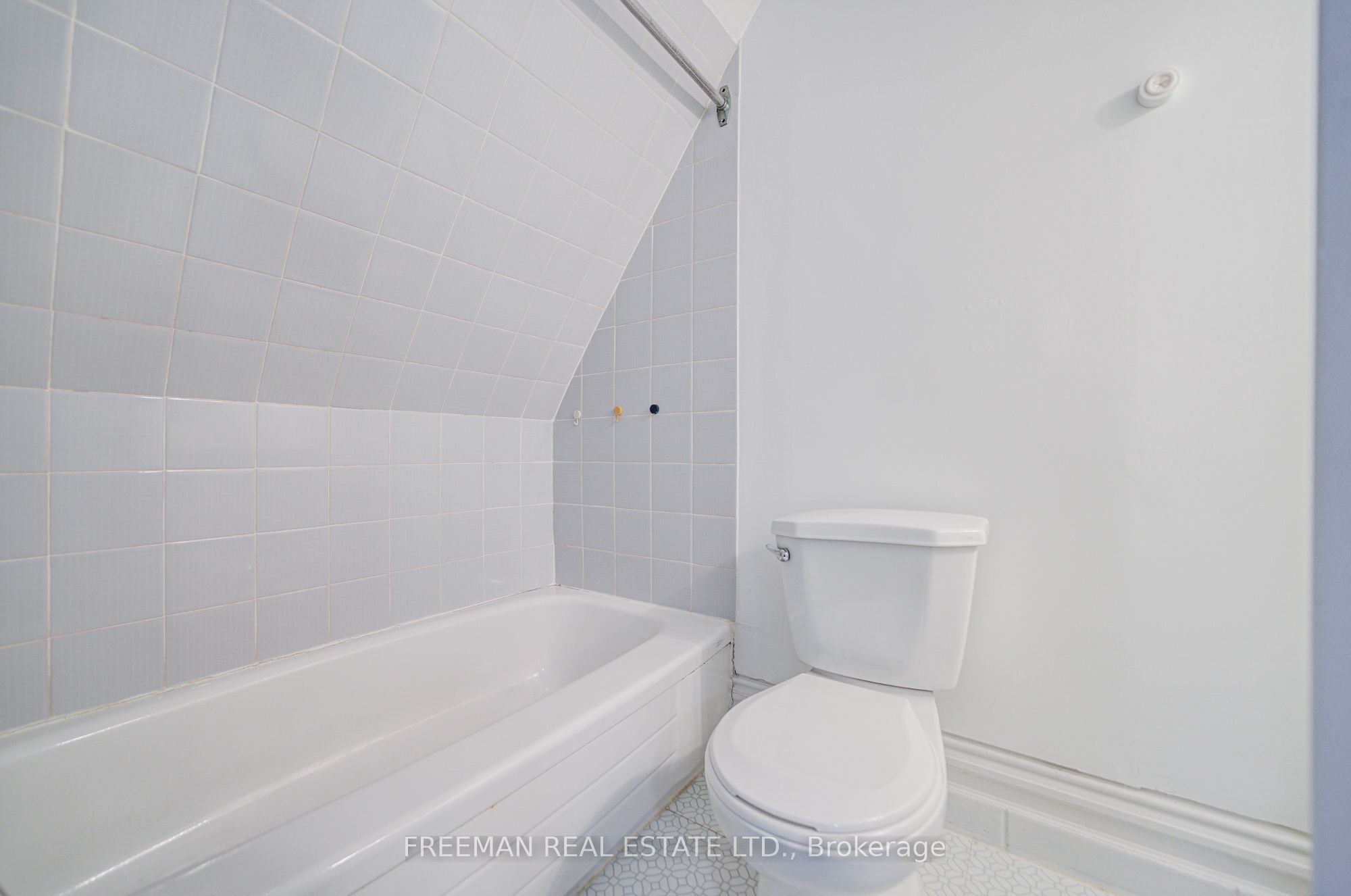 431 Manning Avenue Property Photo 32