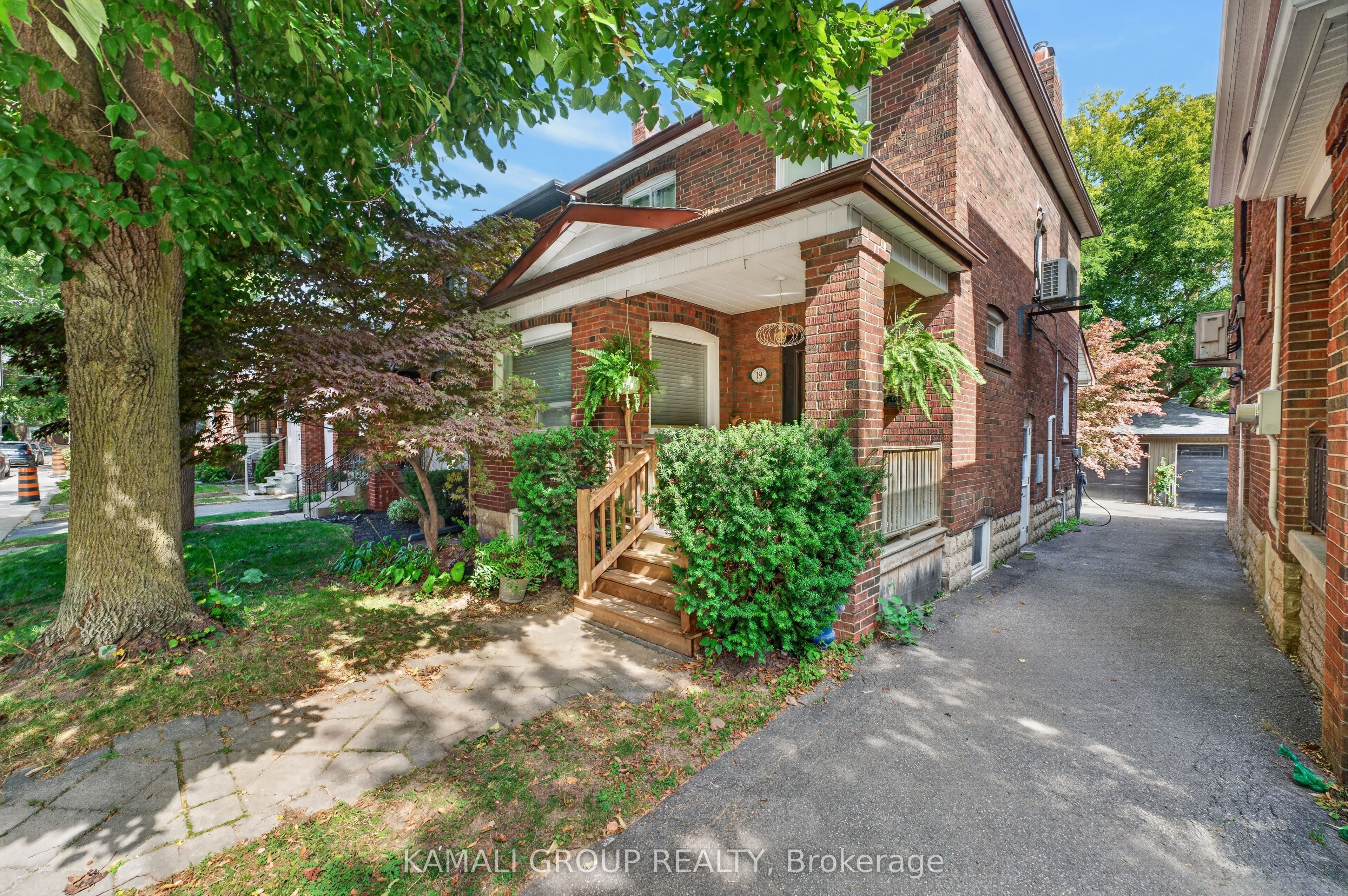 19 Belle Ayre Boulevard Property Photo 1