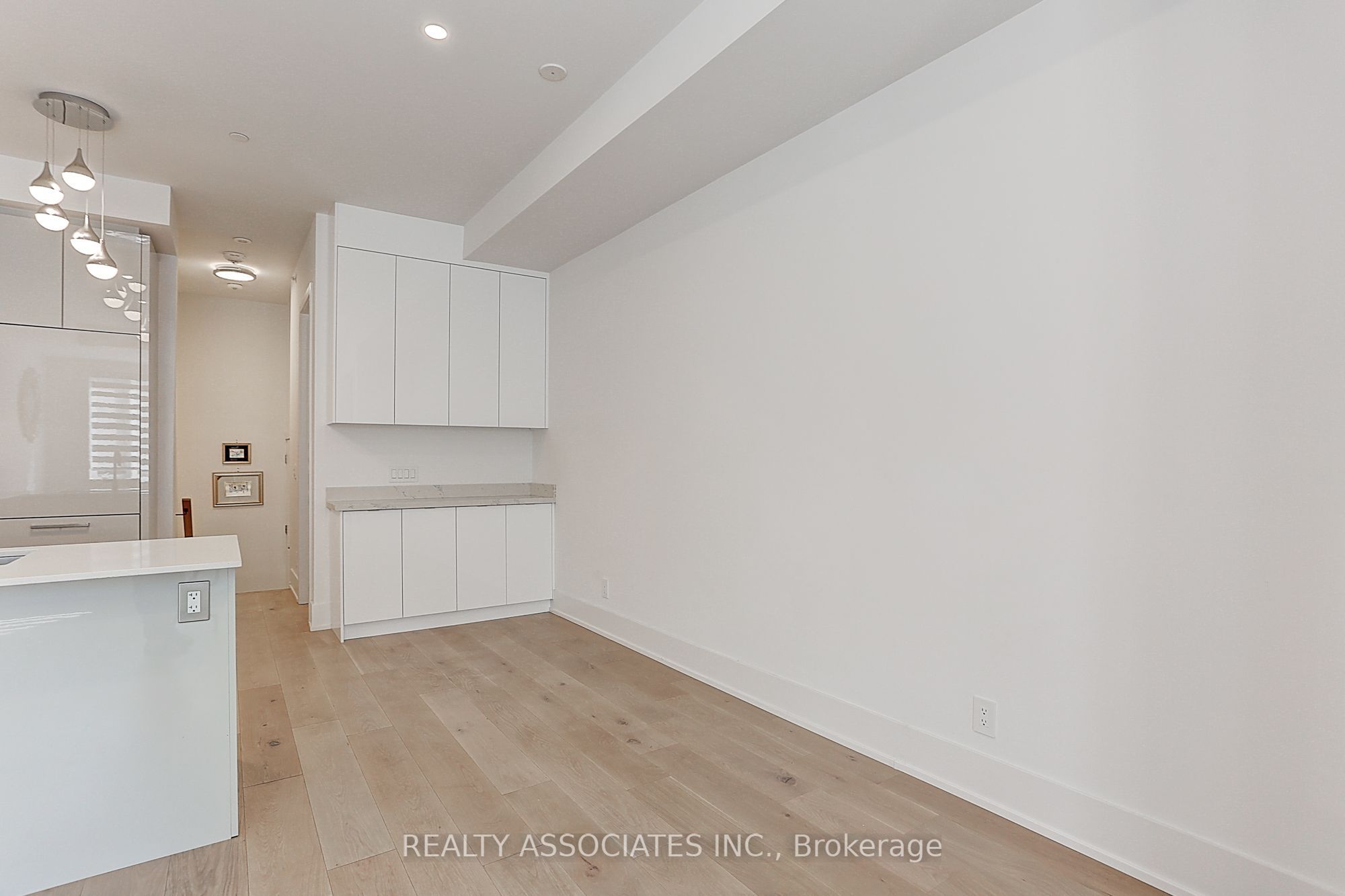 270 Davenport Road Th3 Property Photo 9