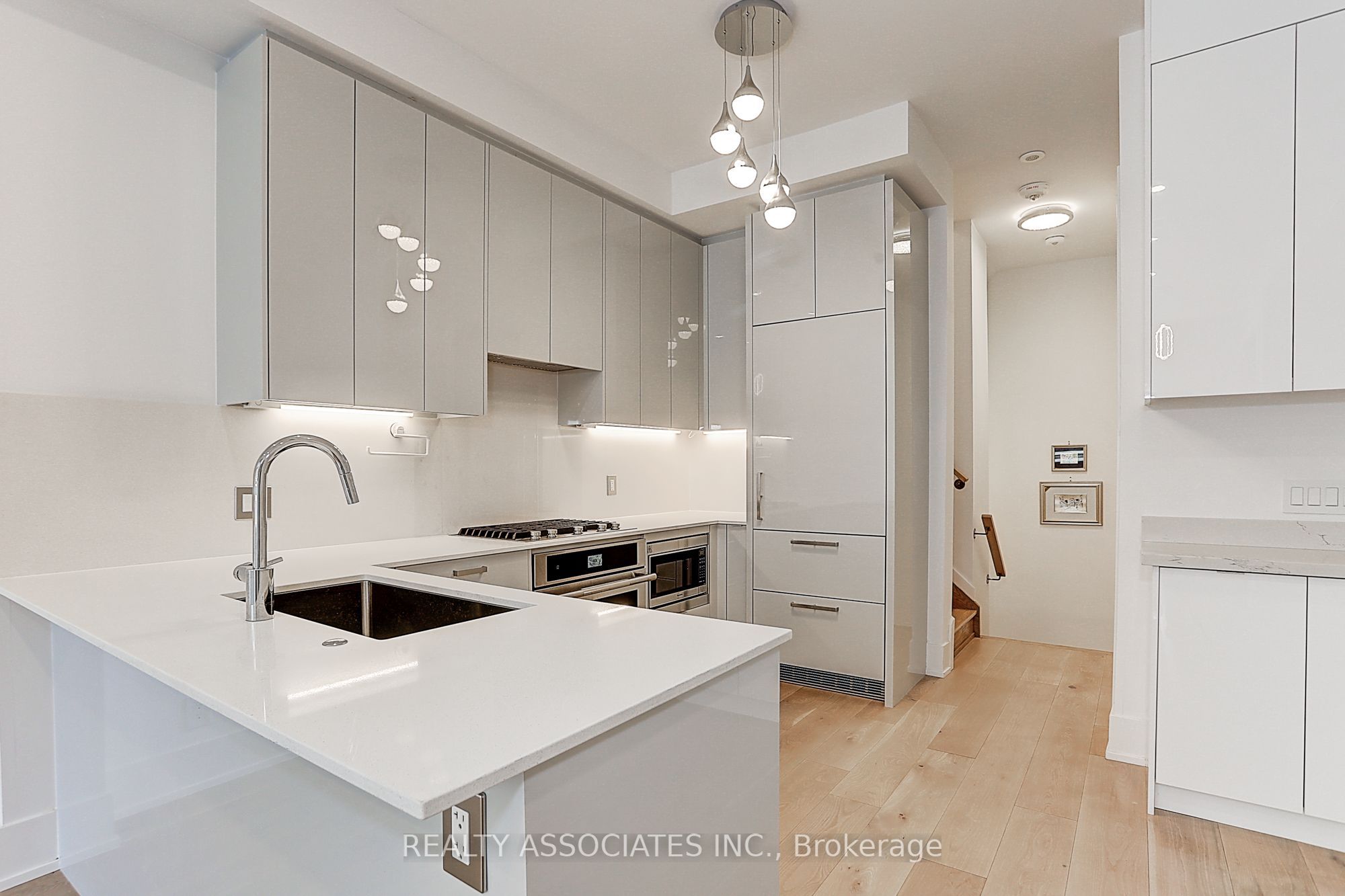270 Davenport Road Th3 Property Photo 10