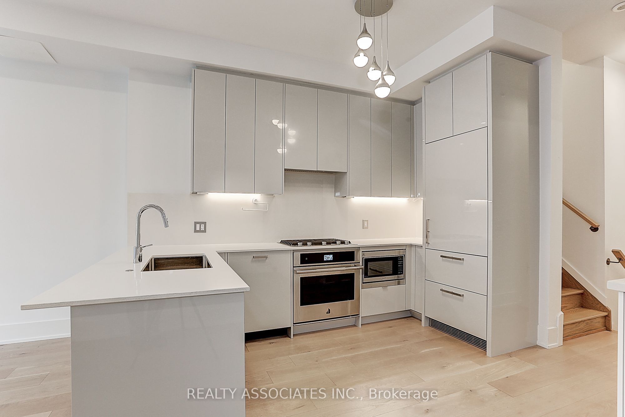 270 Davenport Road Th3 Property Photo 11
