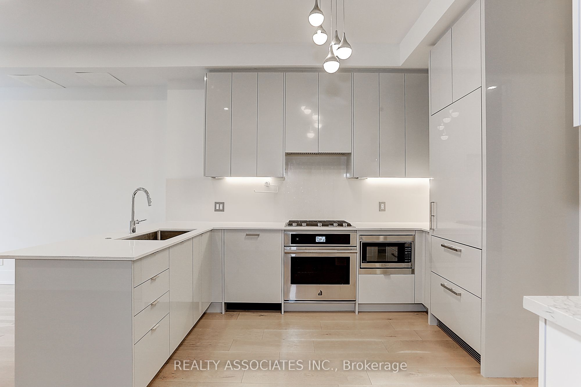 270 Davenport Road Th3 Property Photo 12