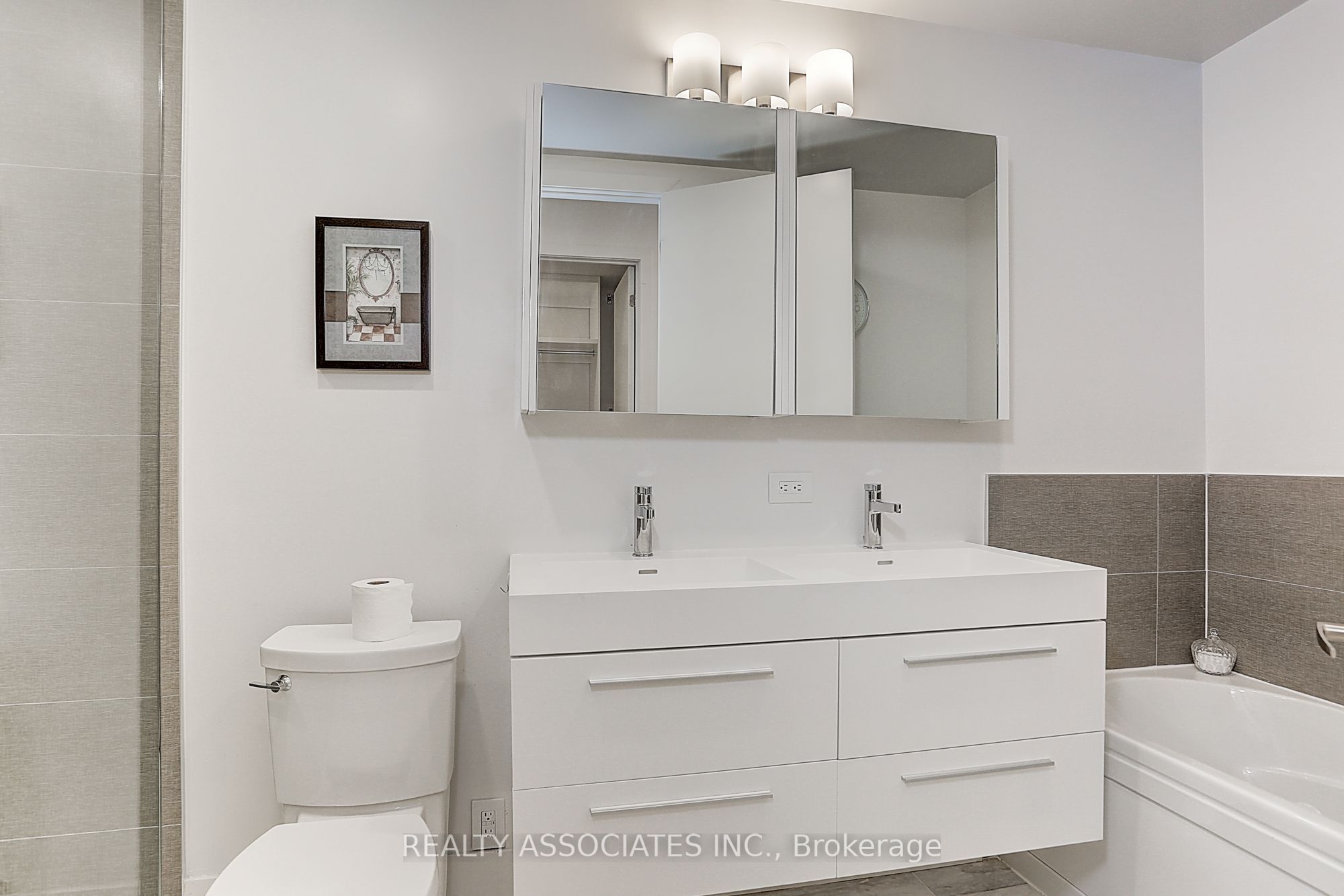 270 Davenport Road Th3 Property Photo 26