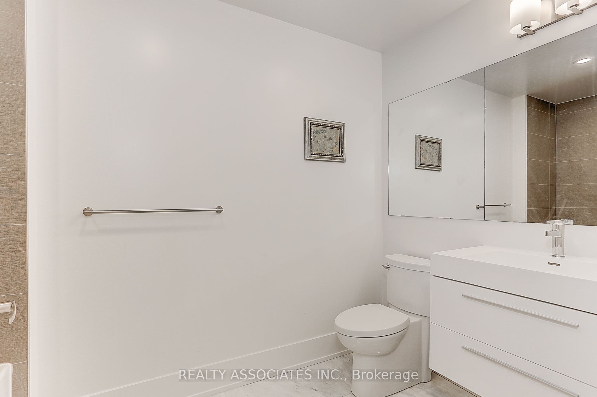270 Davenport Road Th3 Property Photo 38