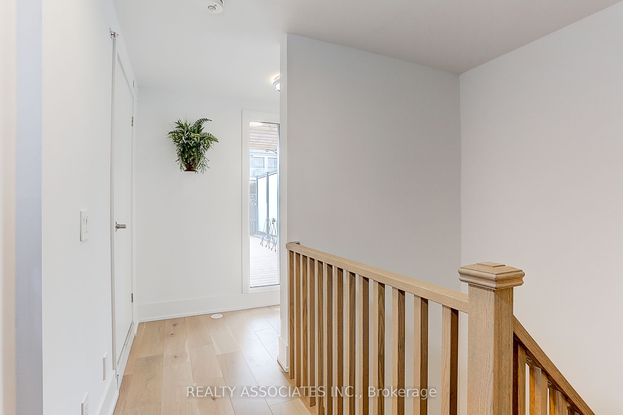270 Davenport Road Th3 Property Photo 39