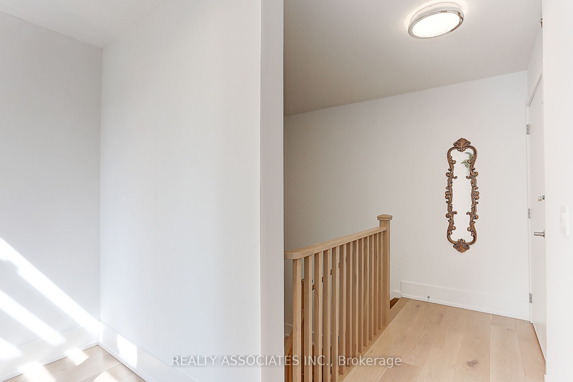 270 Davenport Road Th3 Property Photo 40