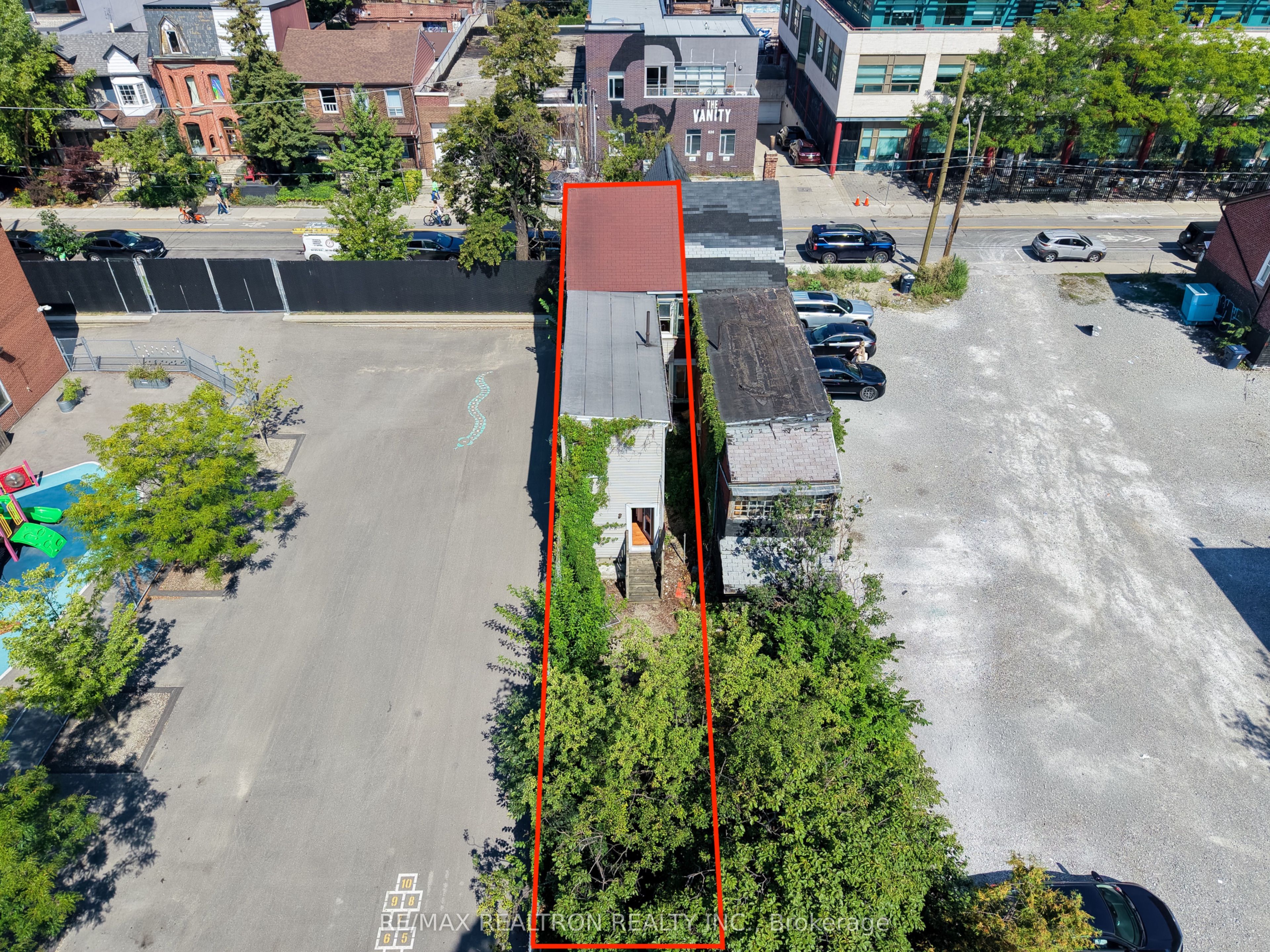 631 Richmond Street W