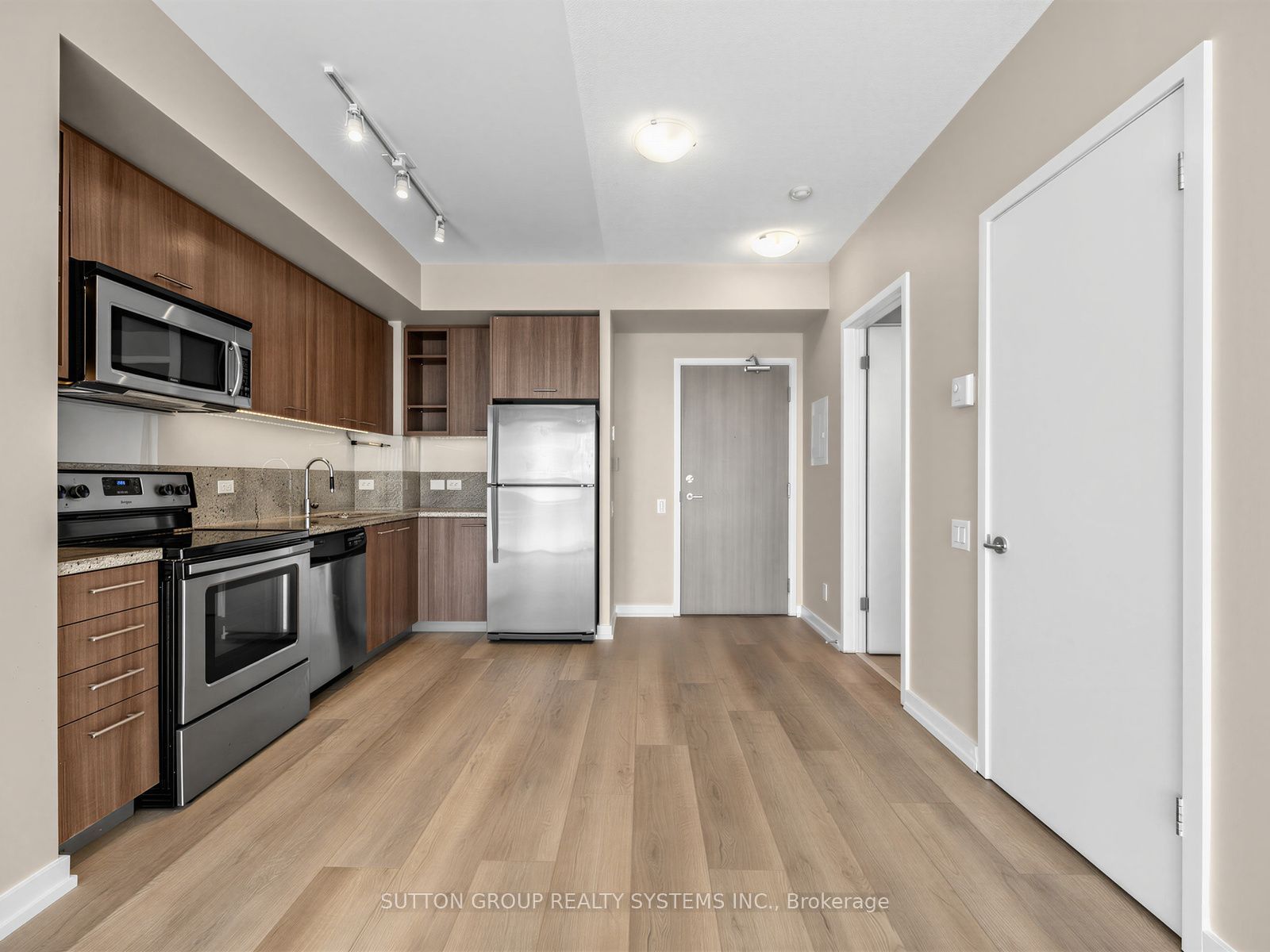 70 Distillery Lane 907 Property Photo 5