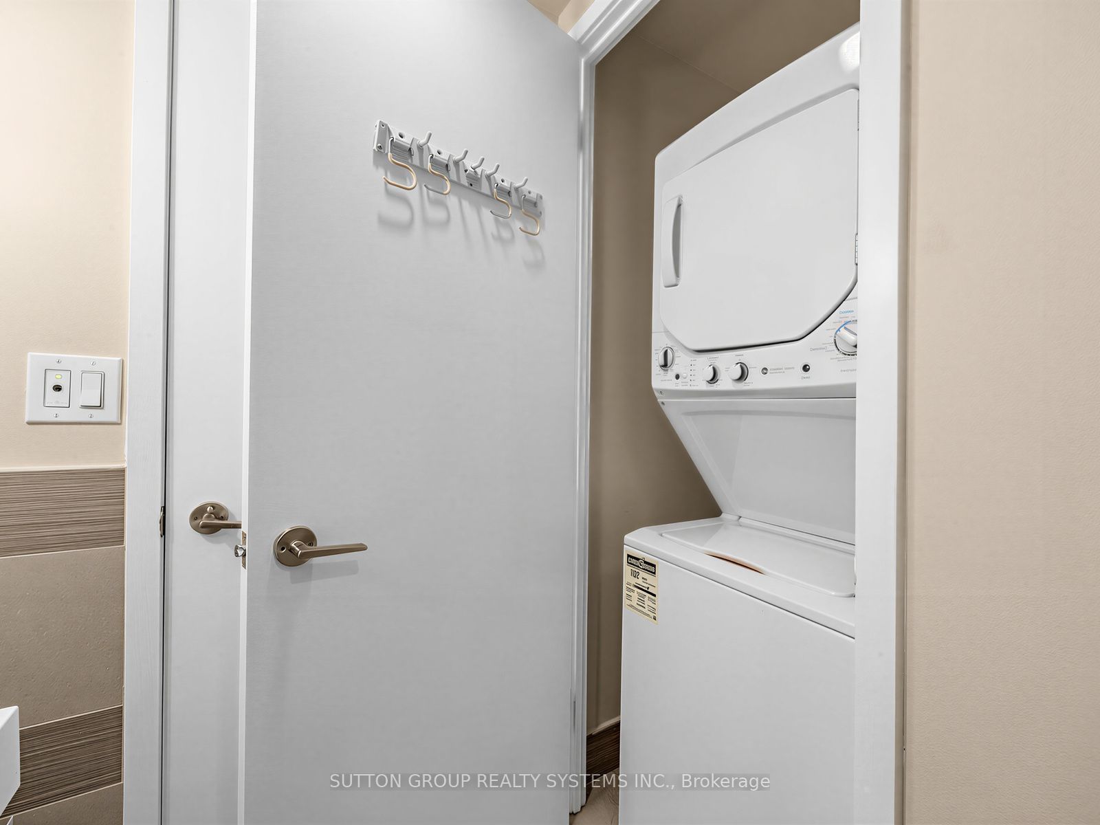 70 Distillery Lane 907 Property Photo 25