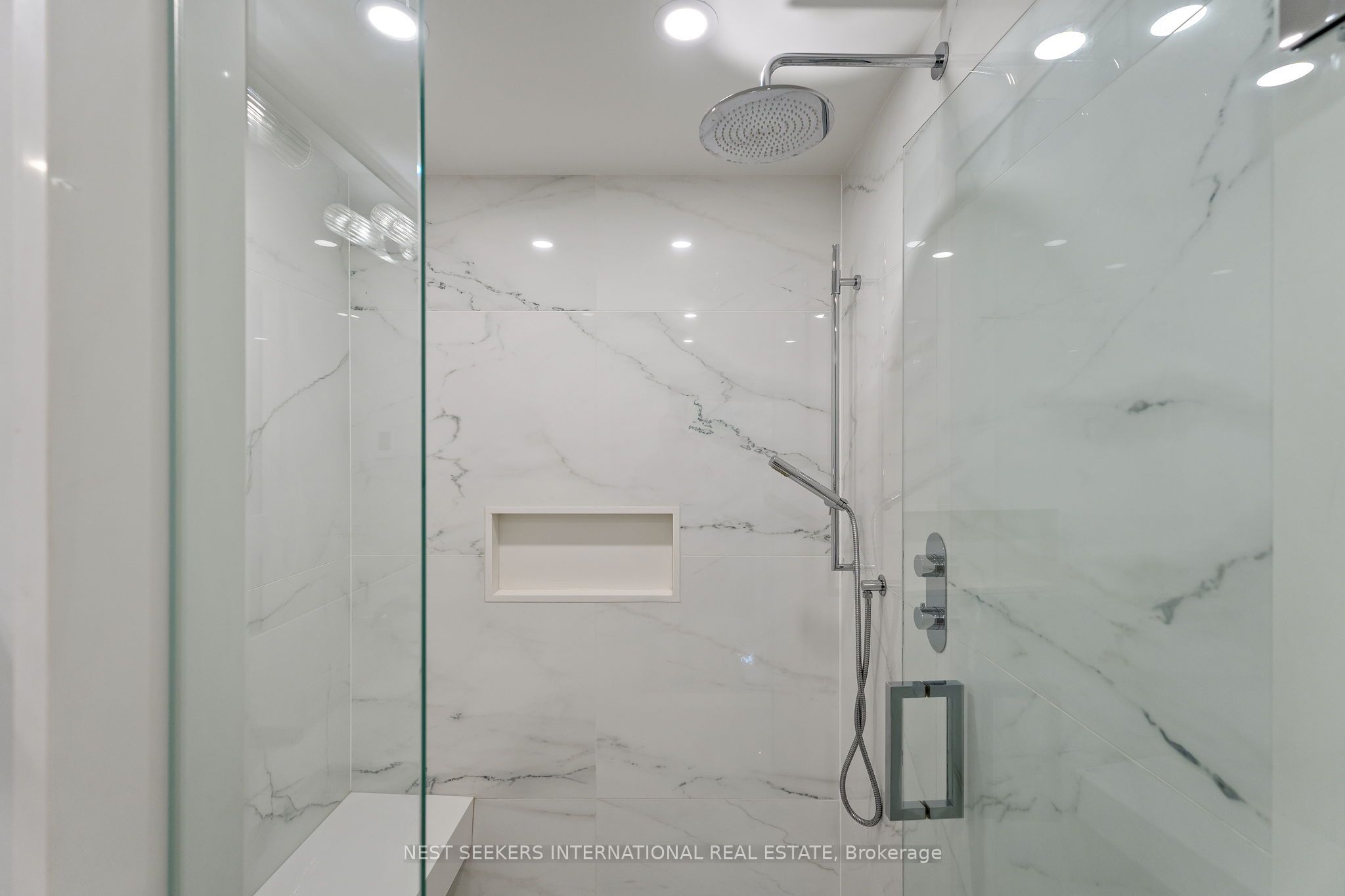 141 Chaplin Crescent Property Photo 25