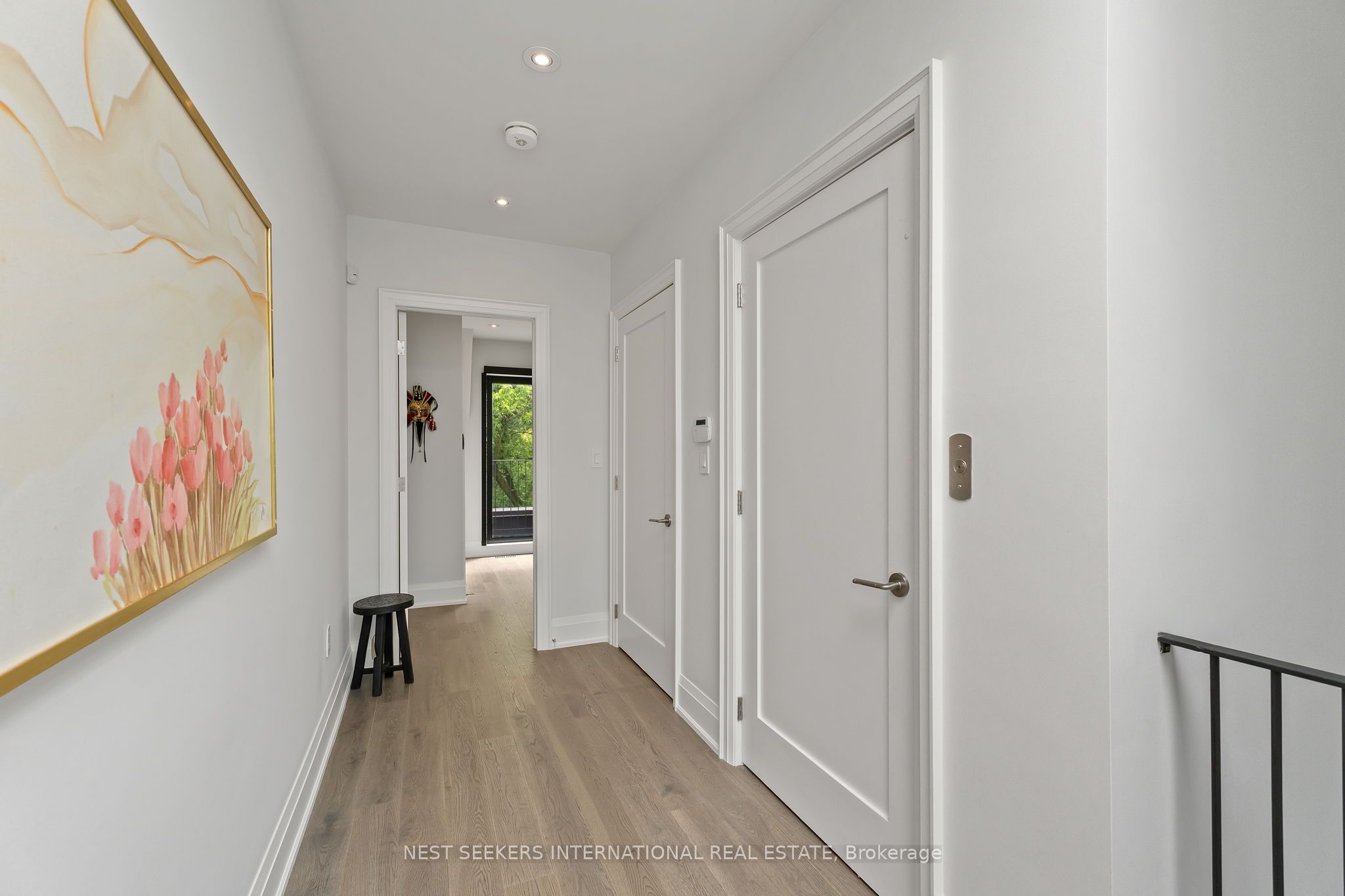141 Chaplin Crescent Property Photo 33