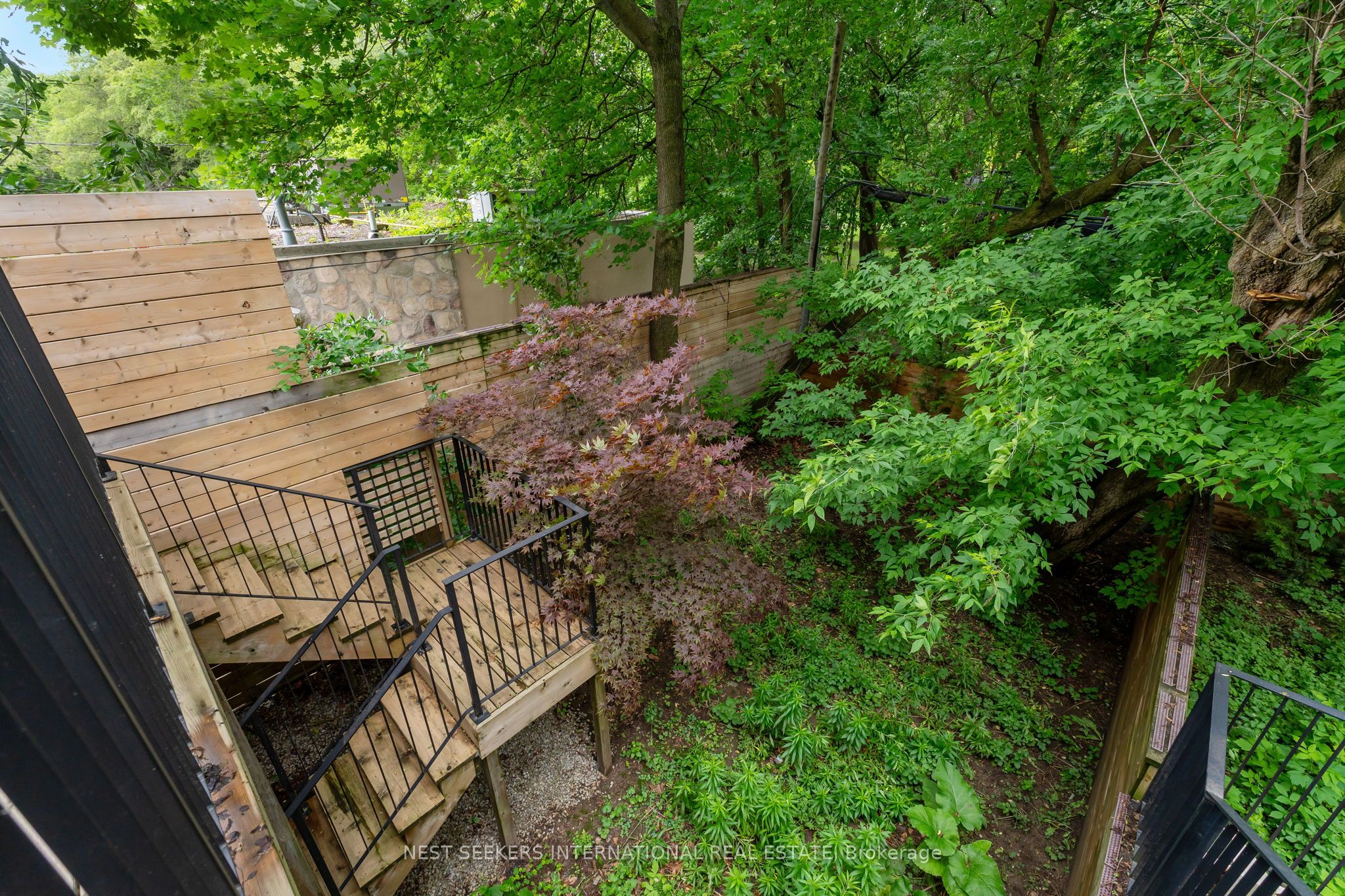 141 Chaplin Crescent Property Photo 45