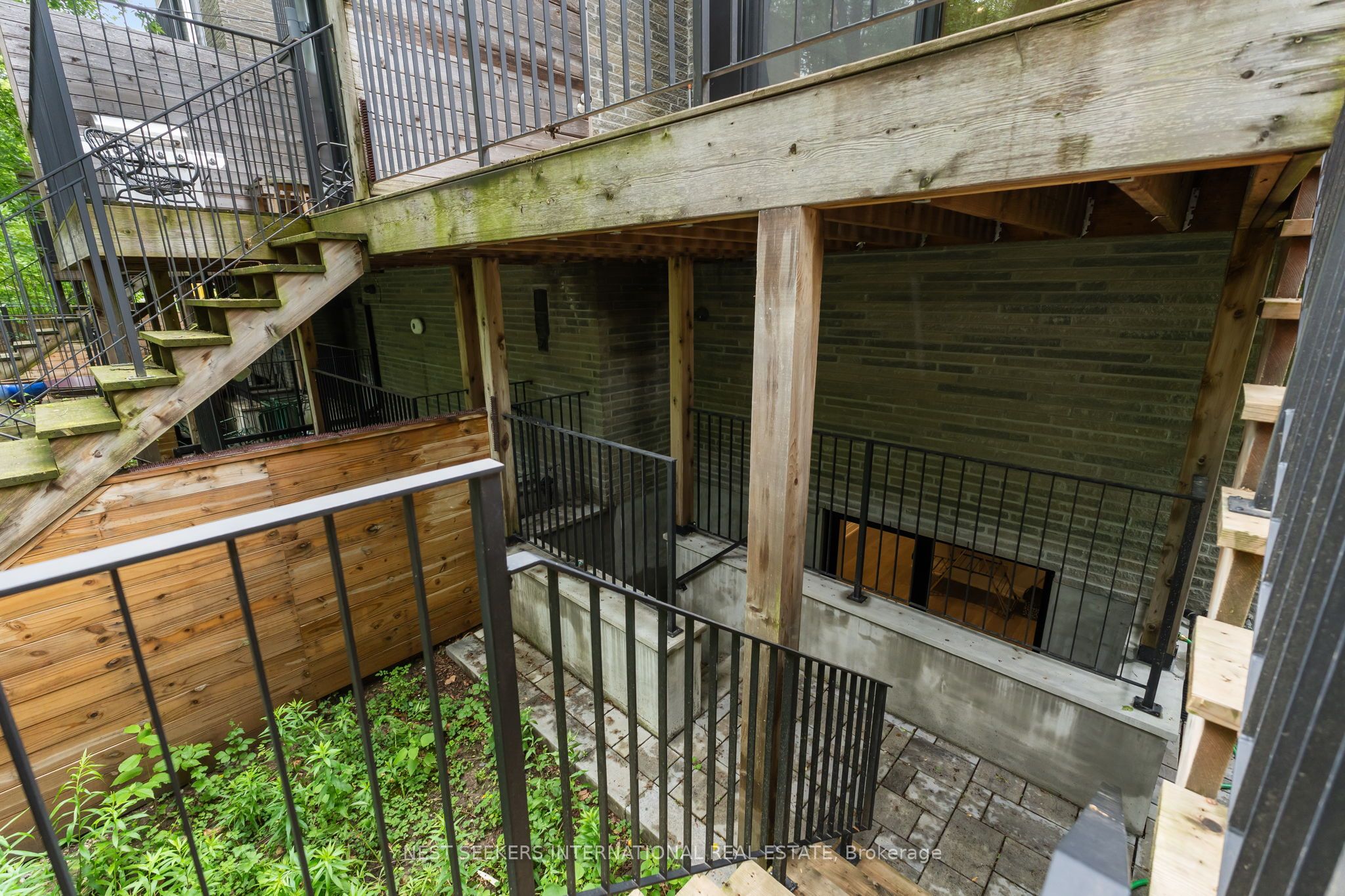 141 Chaplin Crescent Property Photo 47