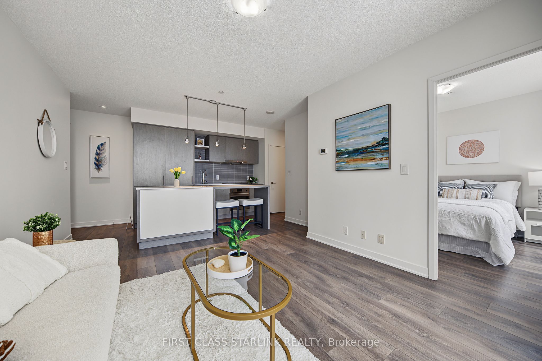 100 Harbour Street 2801 Property Photo 1