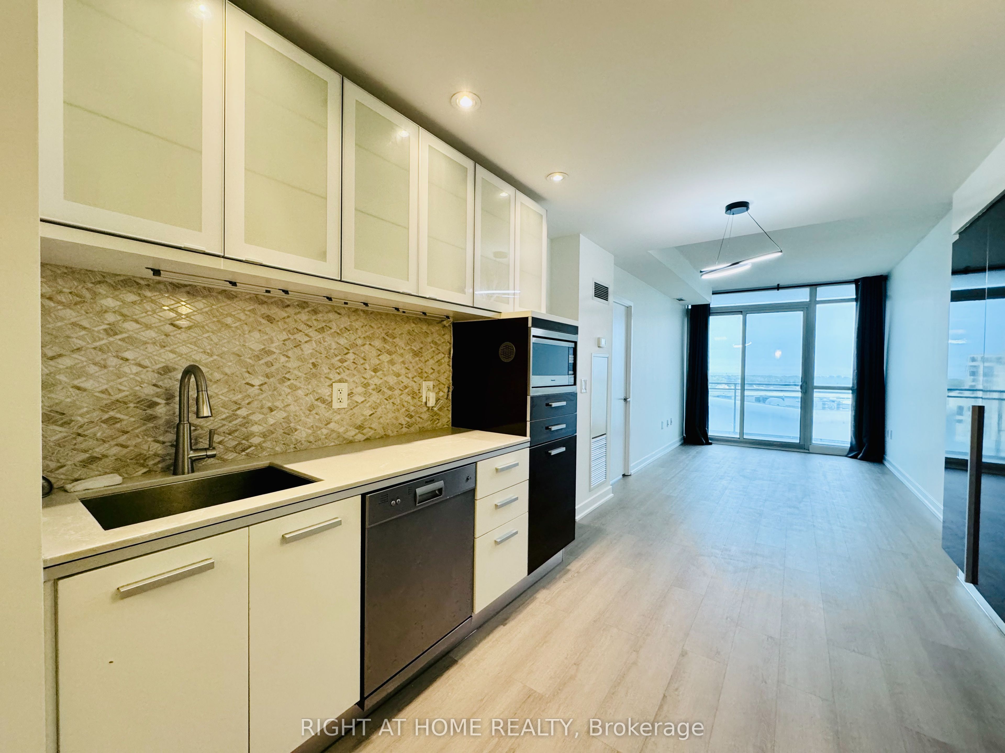38 Dan Leckie Way 1815 Property Photo 2